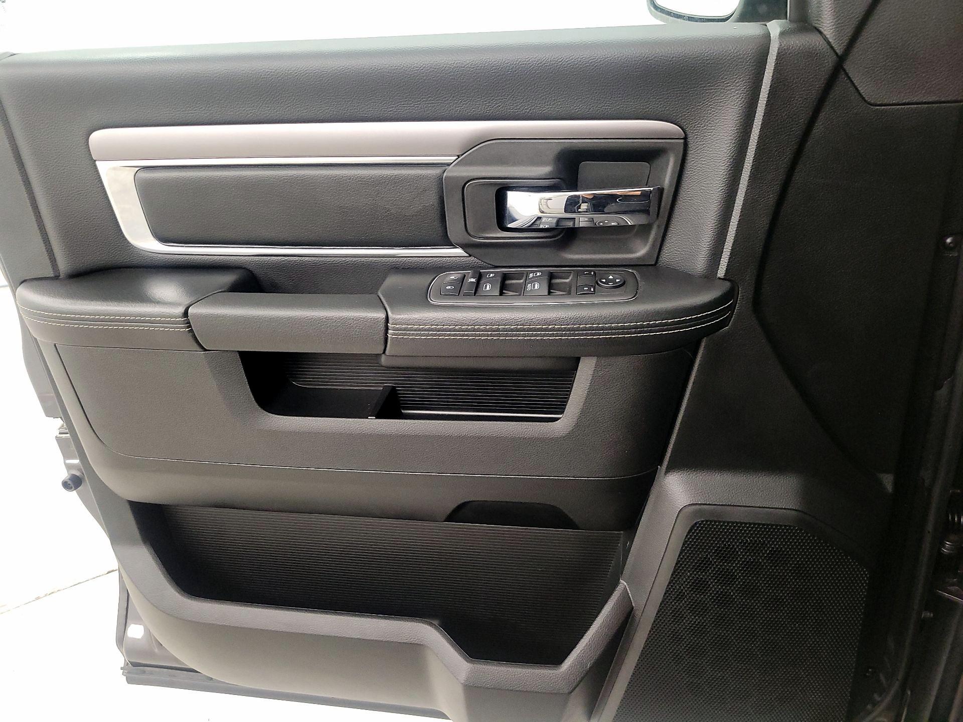 Thumbnail: 2022 RAM 1500 Classic - 12