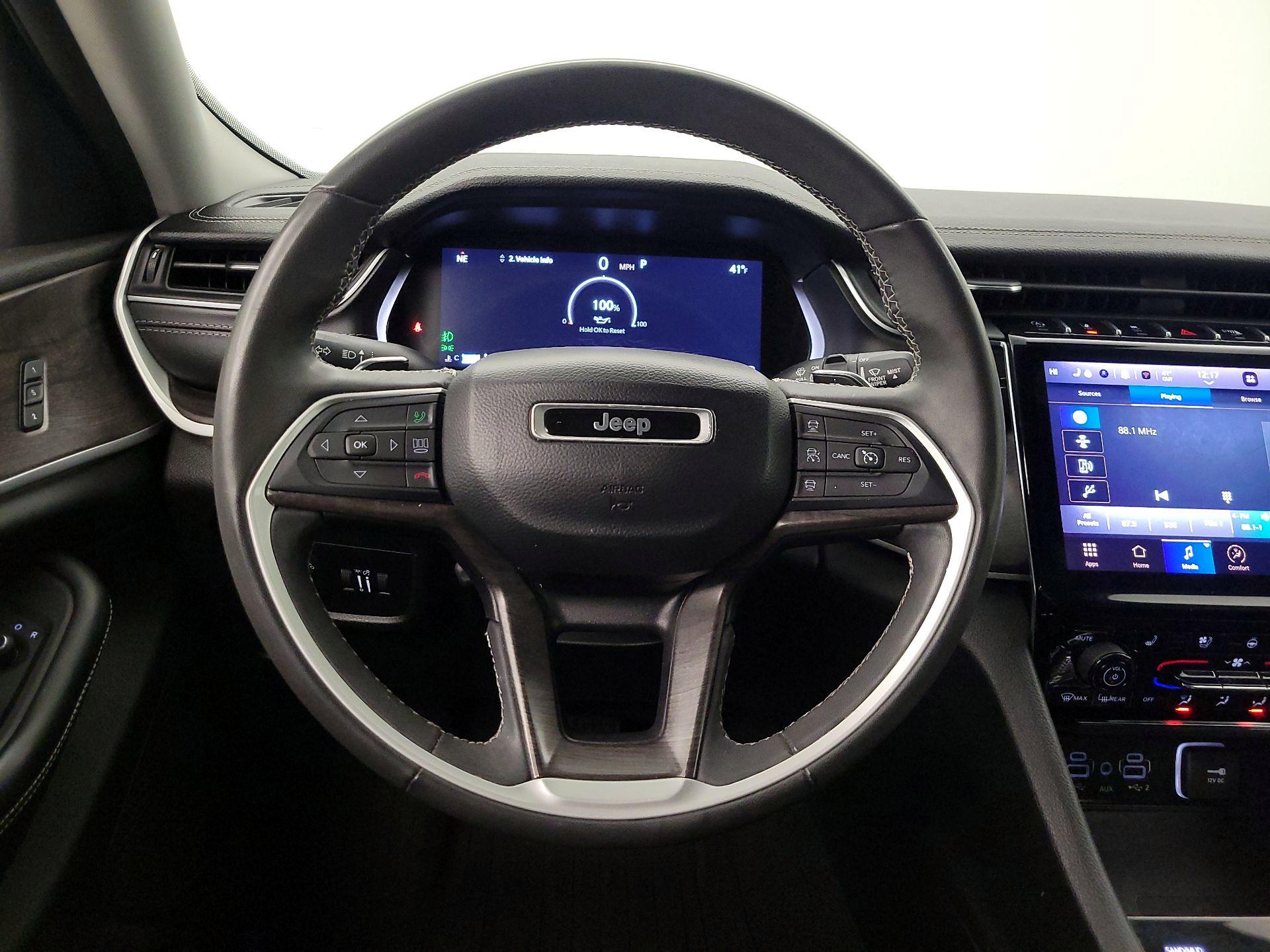 Thumbnail: 2023 Jeep Grand Cherokee L - 10