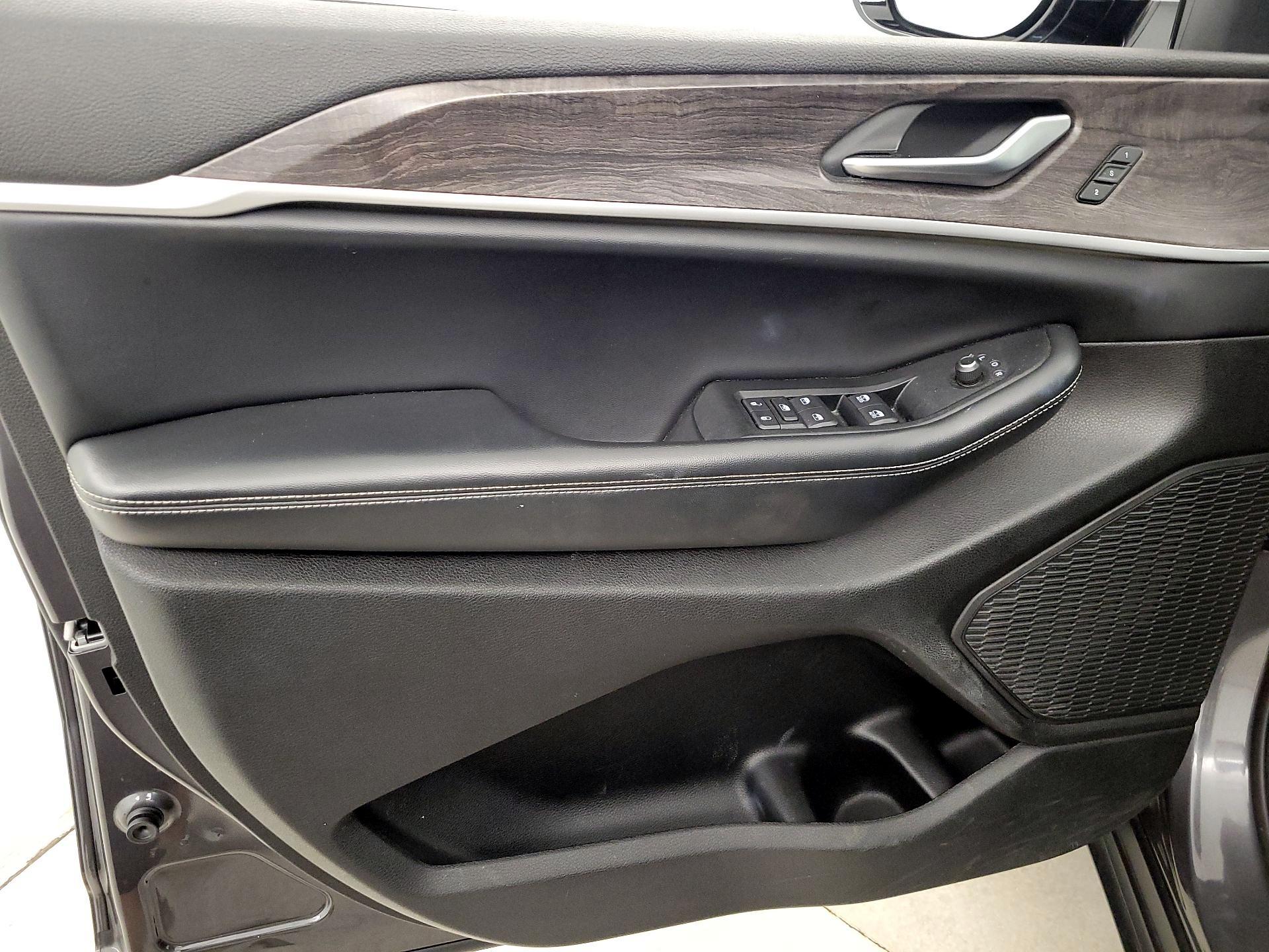 Thumbnail: 2023 Jeep Grand Cherokee L - 12