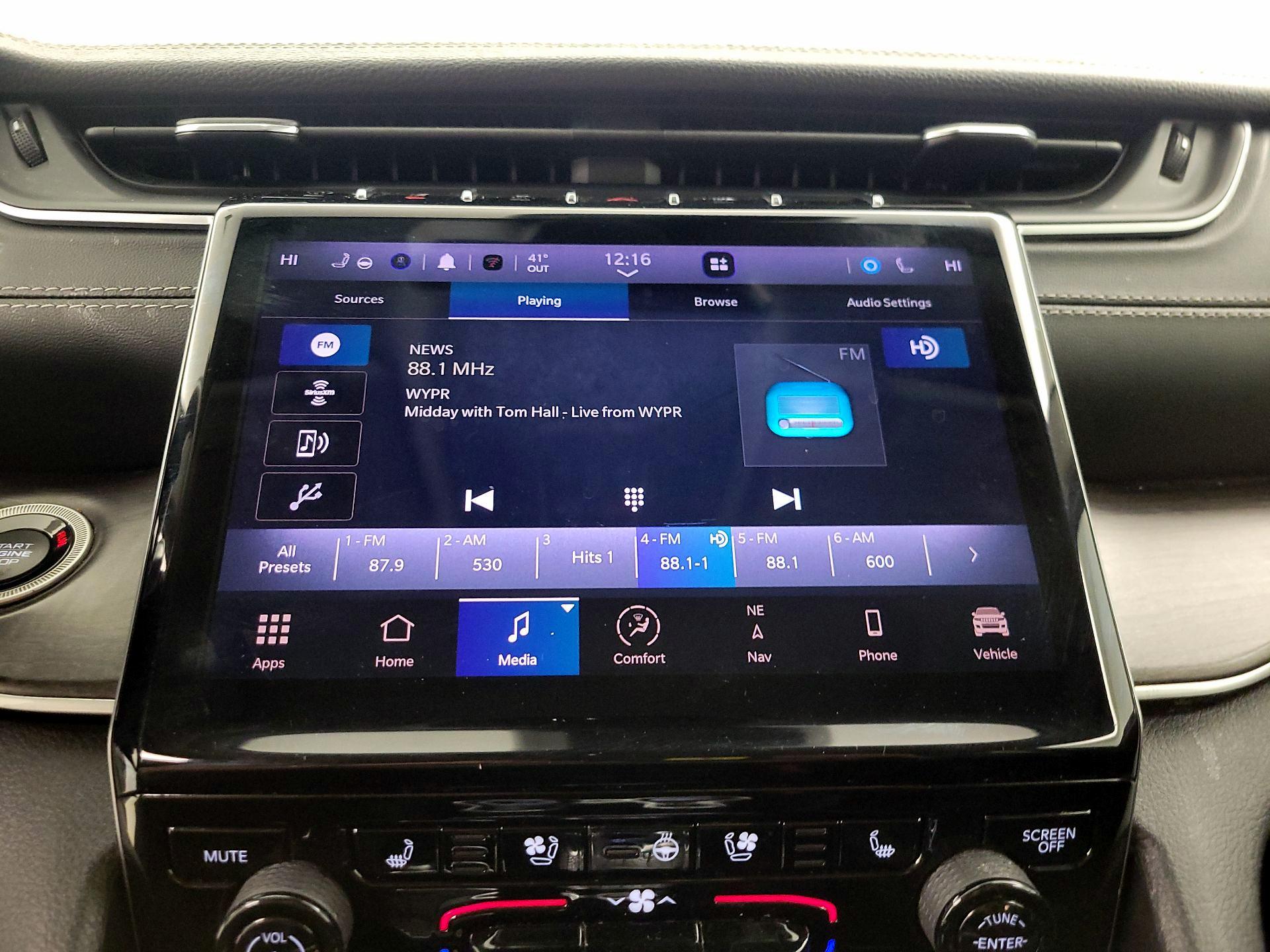 Thumbnail: 2023 Jeep Grand Cherokee L - 16