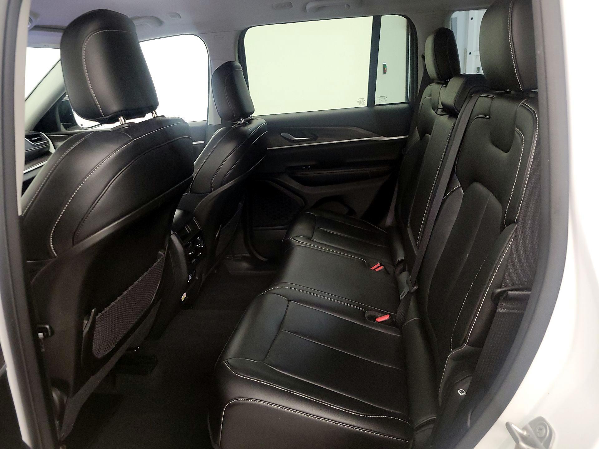 Thumbnail: 2023 Jeep Grand Cherokee - 20