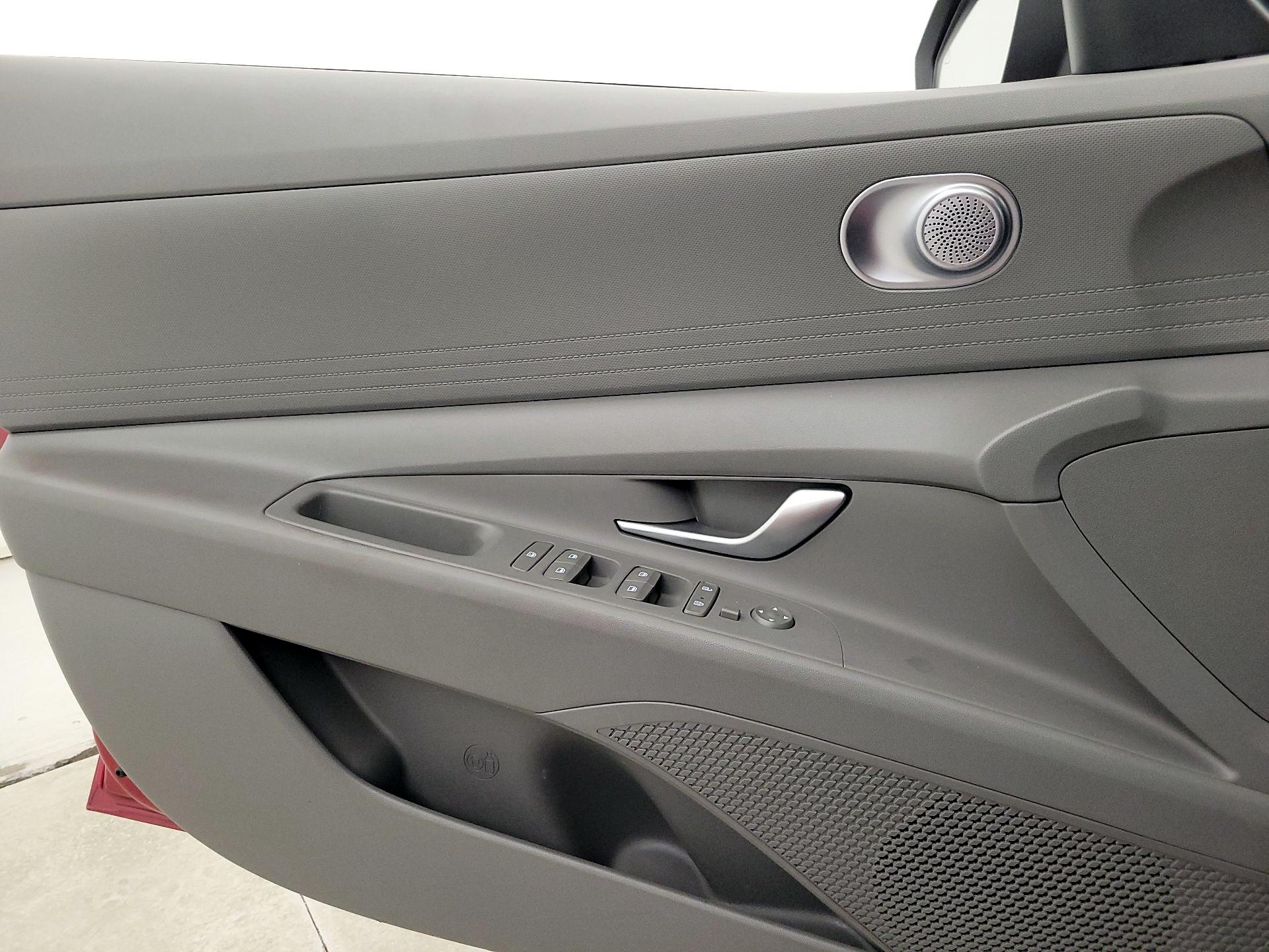 Thumbnail: 2023 Hyundai Elantra - 12