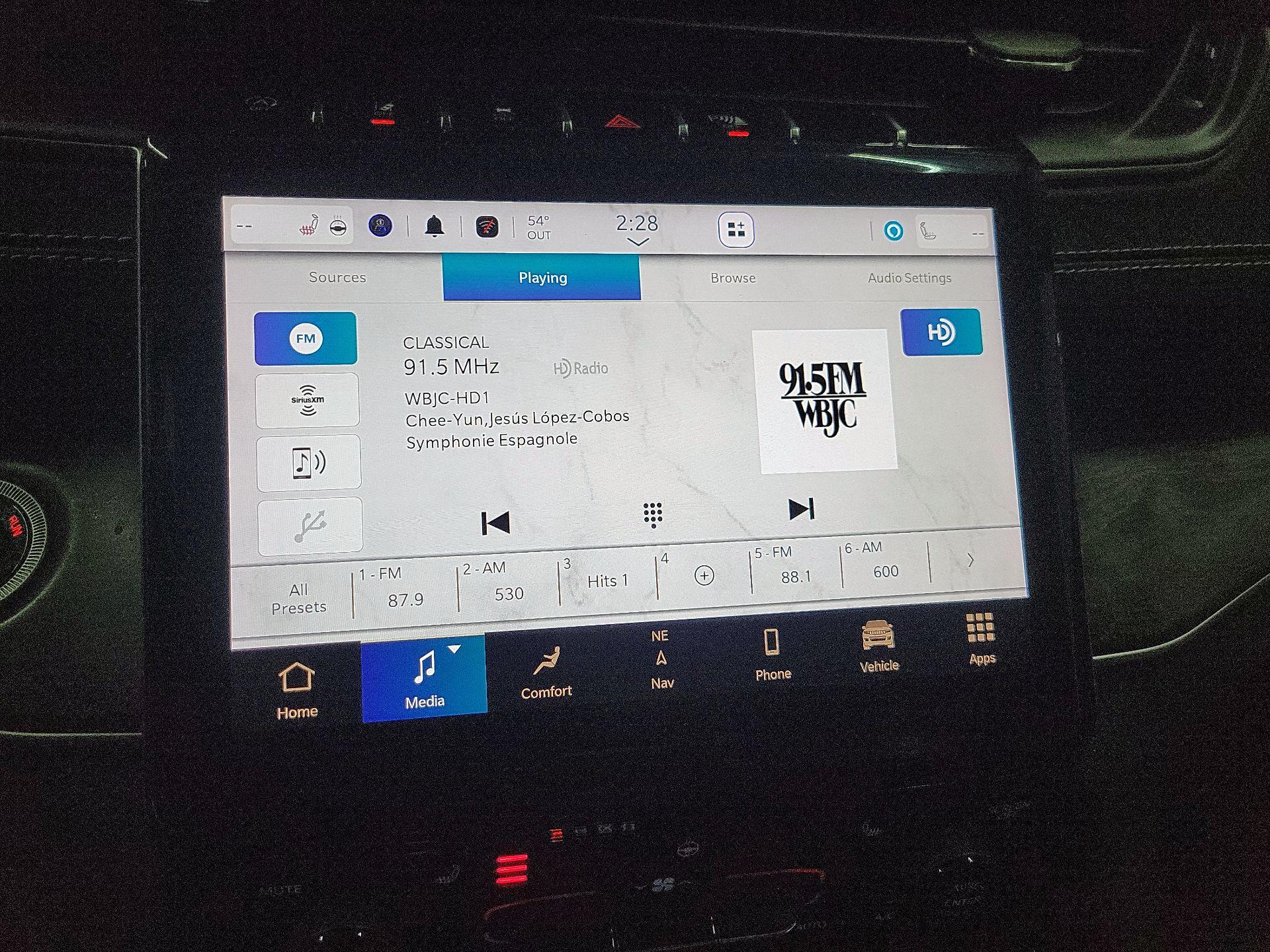 Thumbnail: 2023 Jeep Grand Cherokee - 15