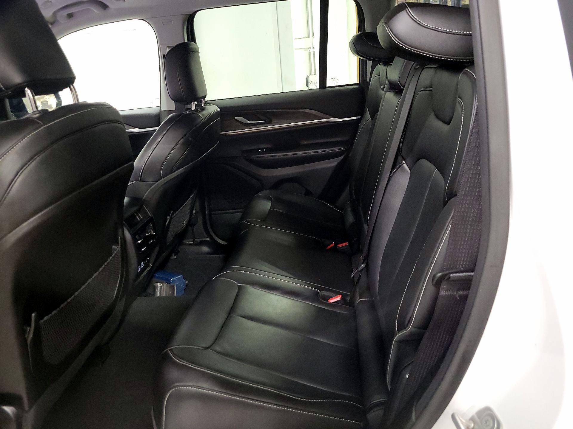 Thumbnail: 2023 Jeep Grand Cherokee - 19