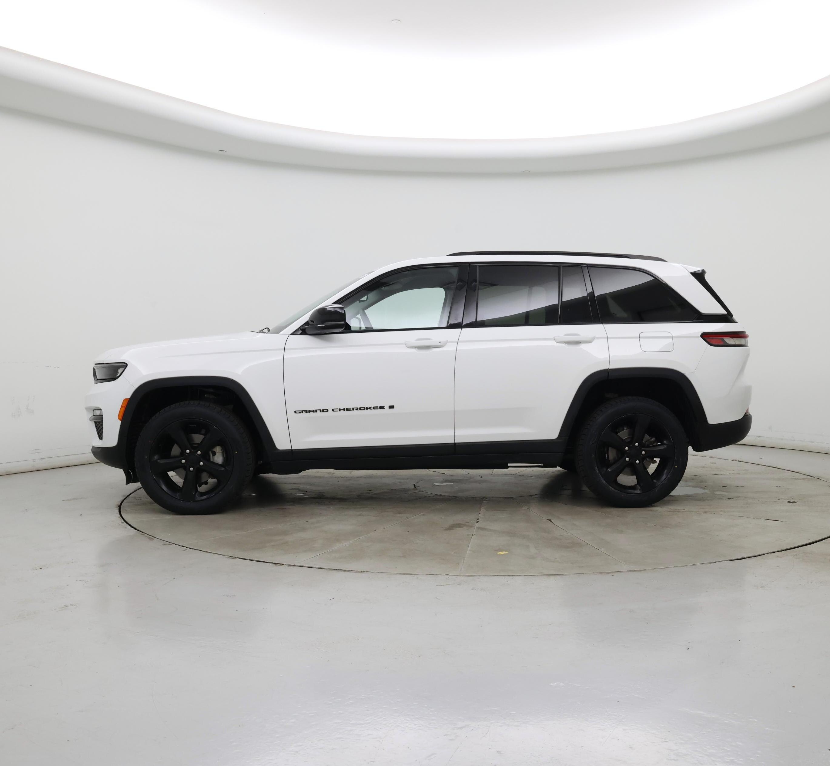 Thumbnail: 2023 Jeep Grand Cherokee - 3