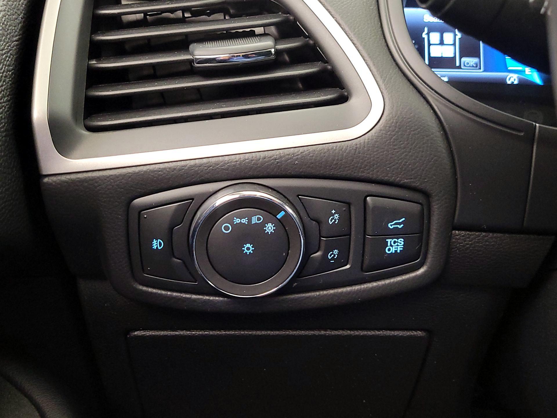 Thumbnail: 2022 Ford Edge - 13