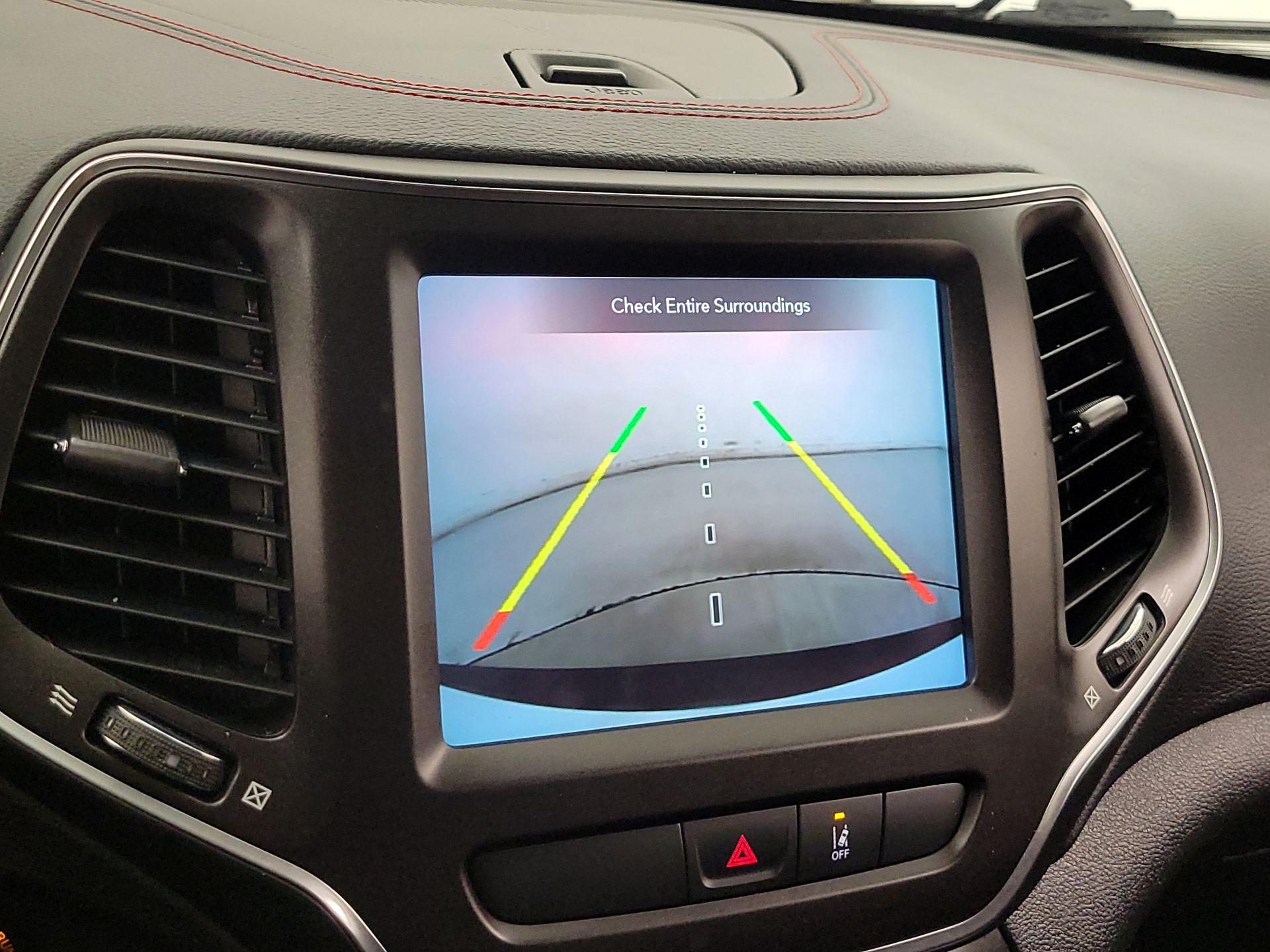 Thumbnail: 2022 Jeep Cherokee - 15