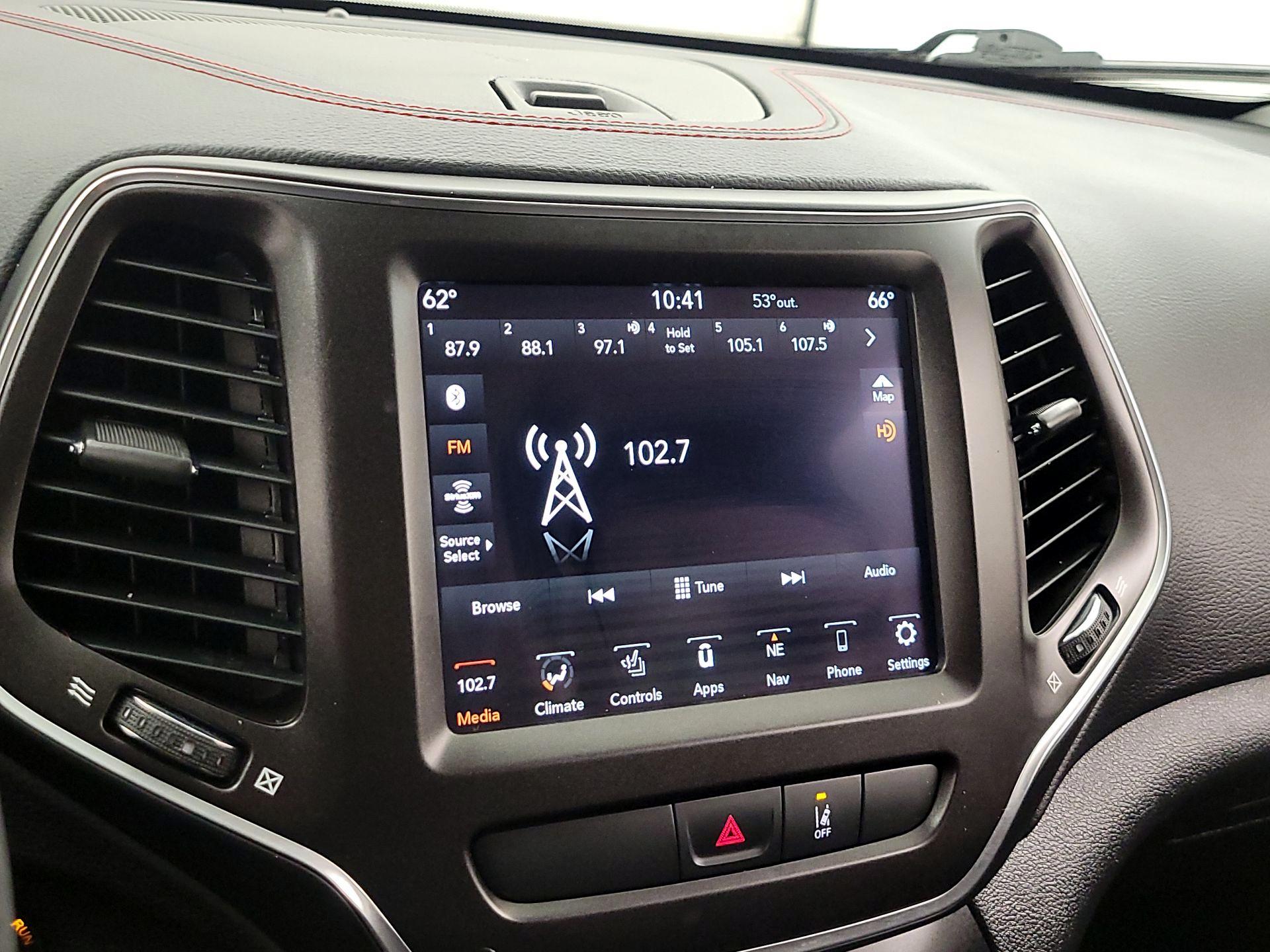 Thumbnail: 2022 Jeep Cherokee - 16