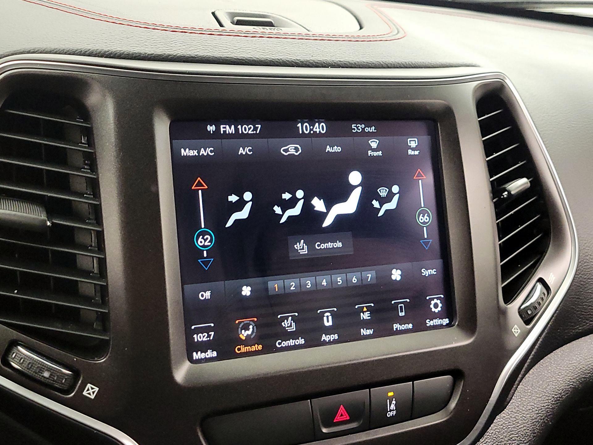 Thumbnail: 2022 Jeep Cherokee - 17