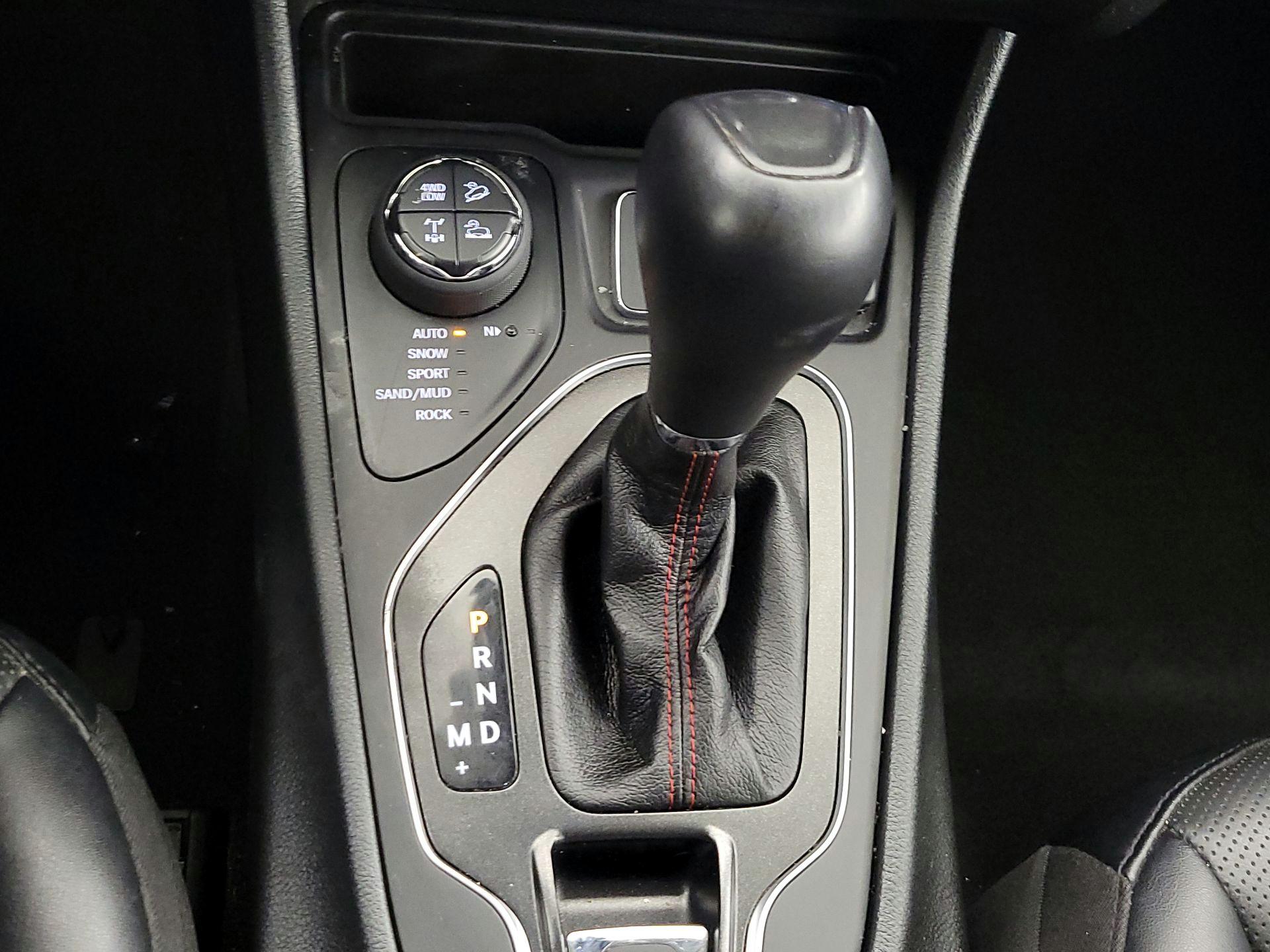 Thumbnail: 2022 Jeep Cherokee - 18