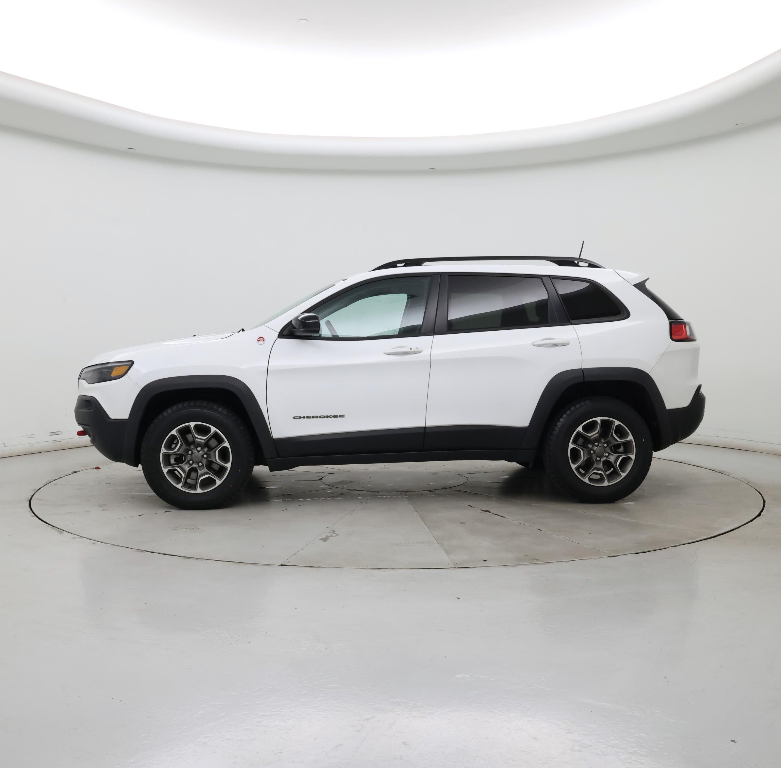 Thumbnail: 2022 Jeep Cherokee - 3