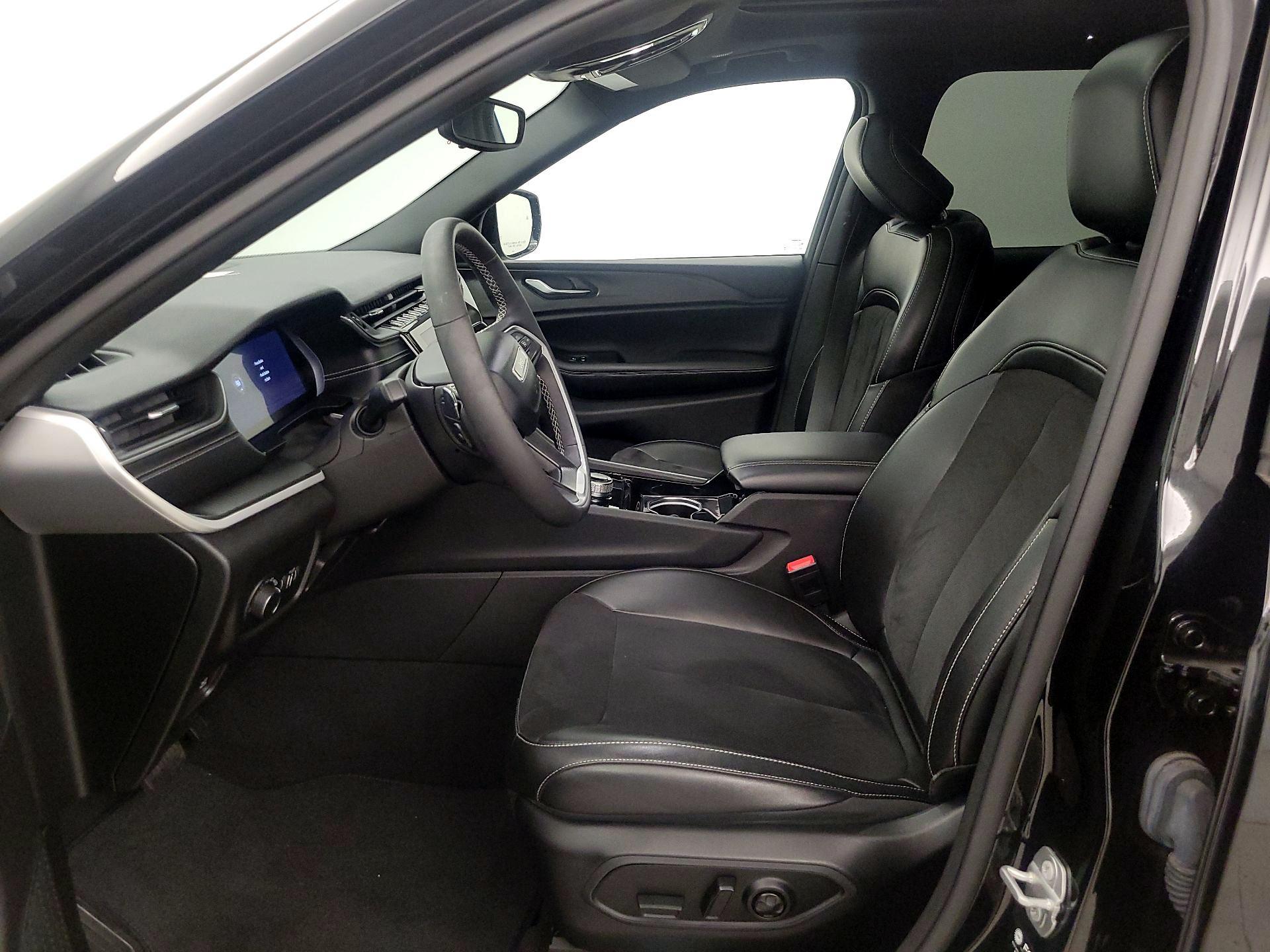 Thumbnail: 2023 Jeep Grand Cherokee L - 11