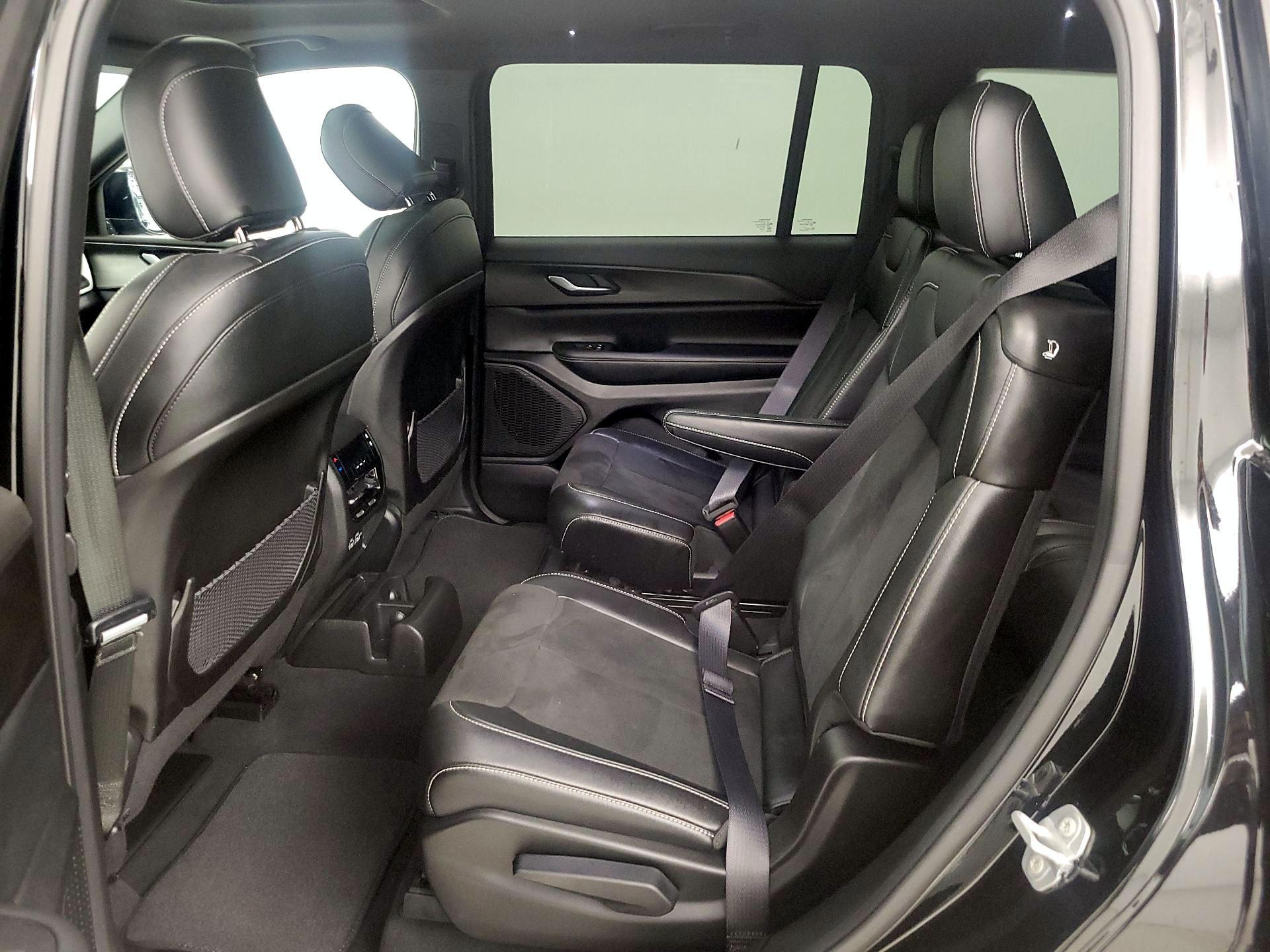 Thumbnail: 2023 Jeep Grand Cherokee L - 19