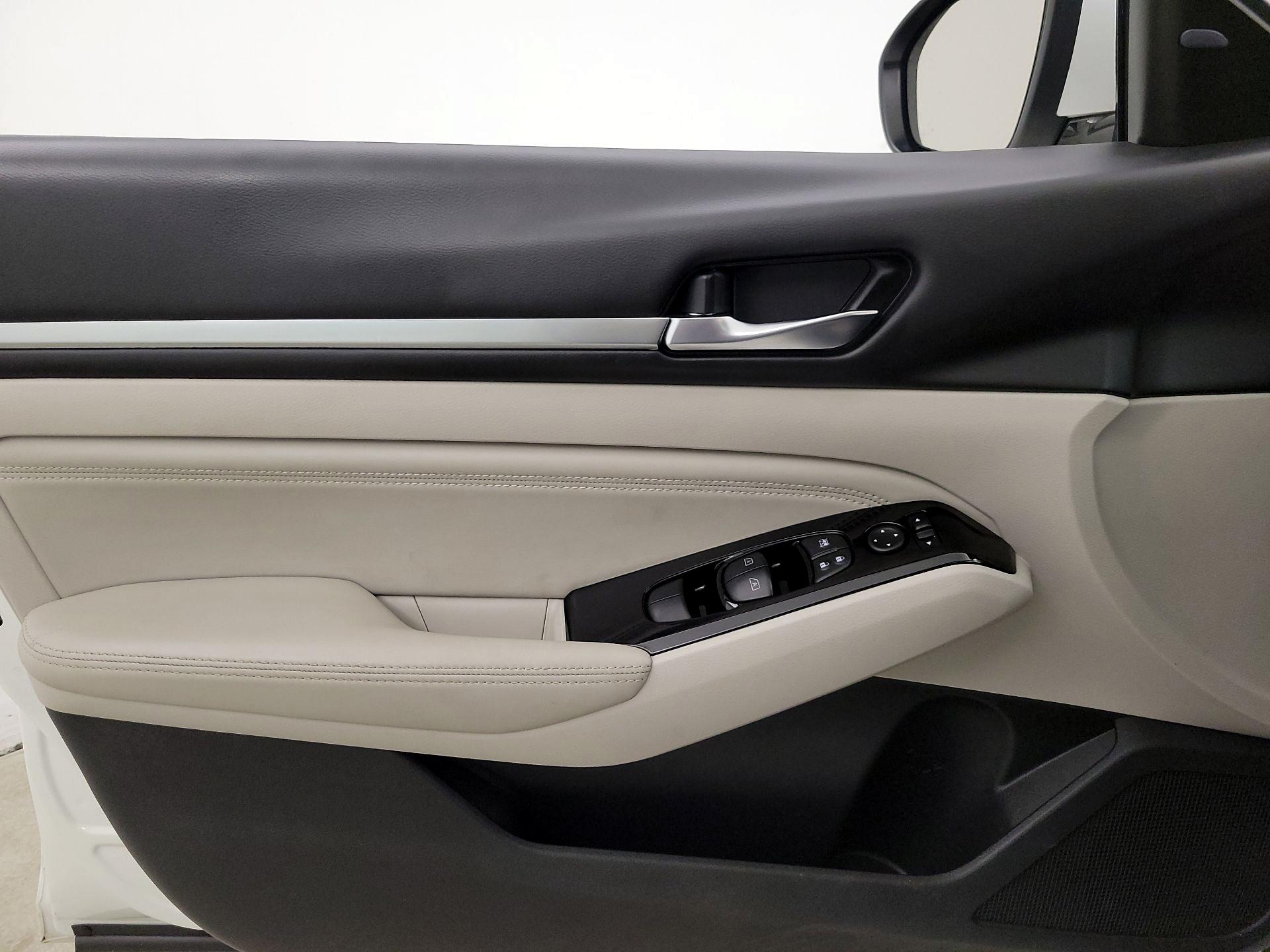 Thumbnail: 2021 Nissan Altima - 12