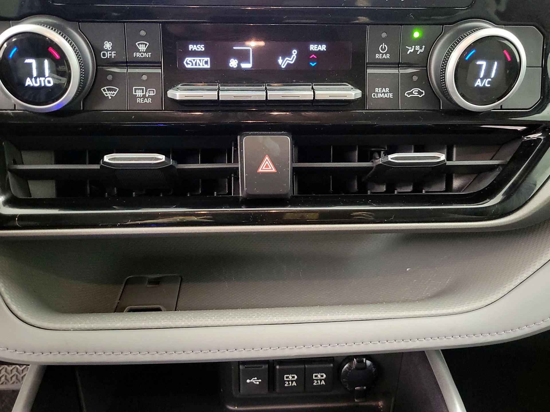 Thumbnail: 2021 Toyota Highlander - 16