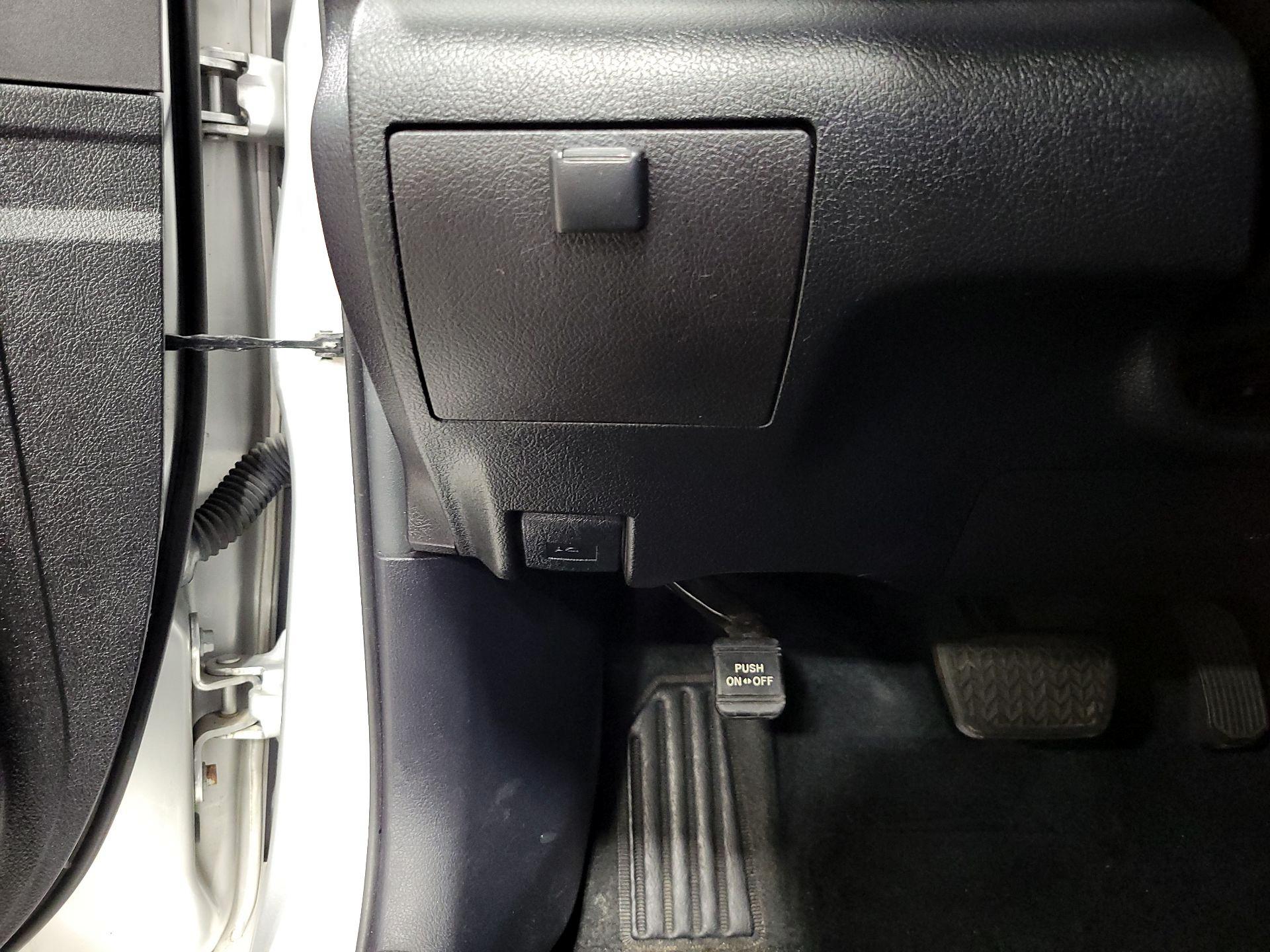 Thumbnail: 2014 Toyota Camry - 13