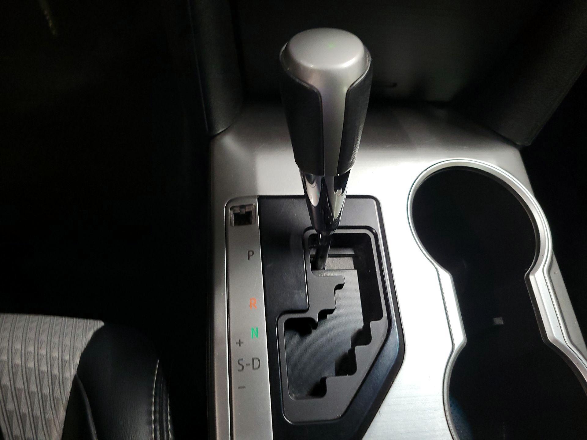 Thumbnail: 2014 Toyota Camry - 17