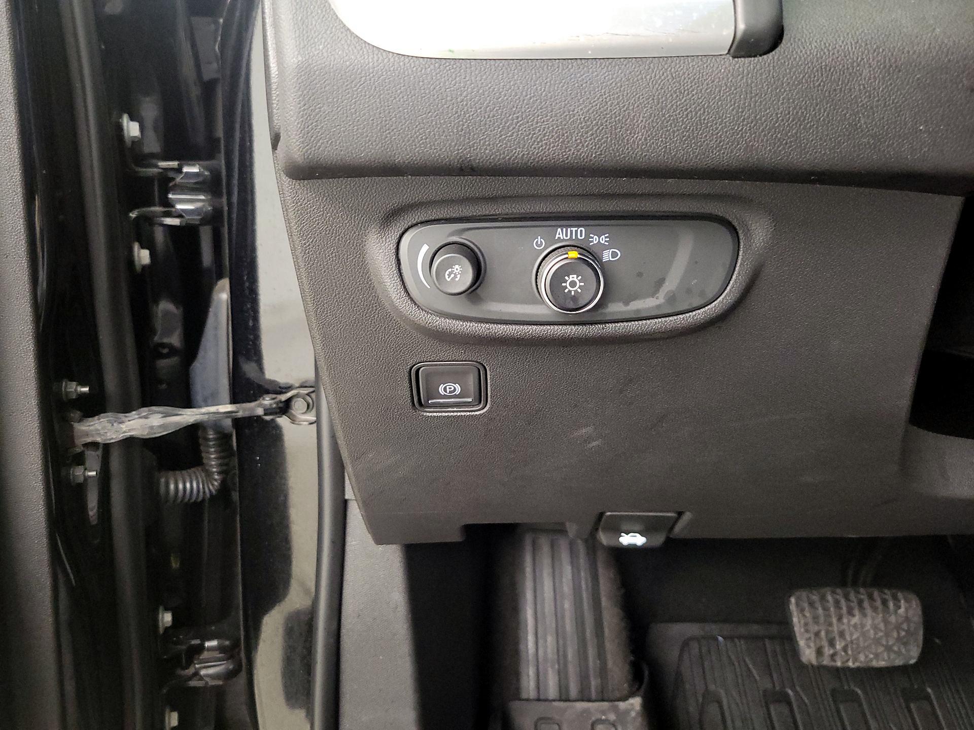 Thumbnail: 2020 GMC Terrain - 13