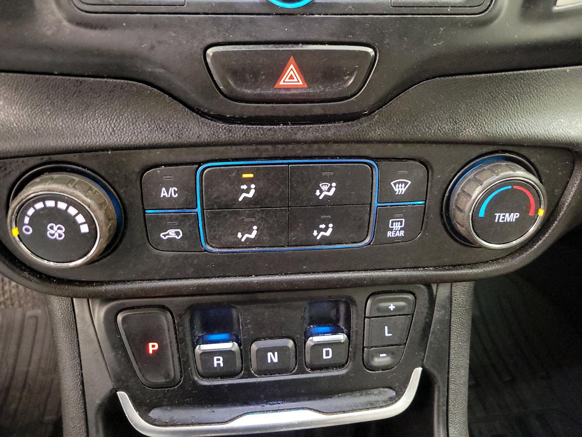 Thumbnail: 2020 GMC Terrain - 16