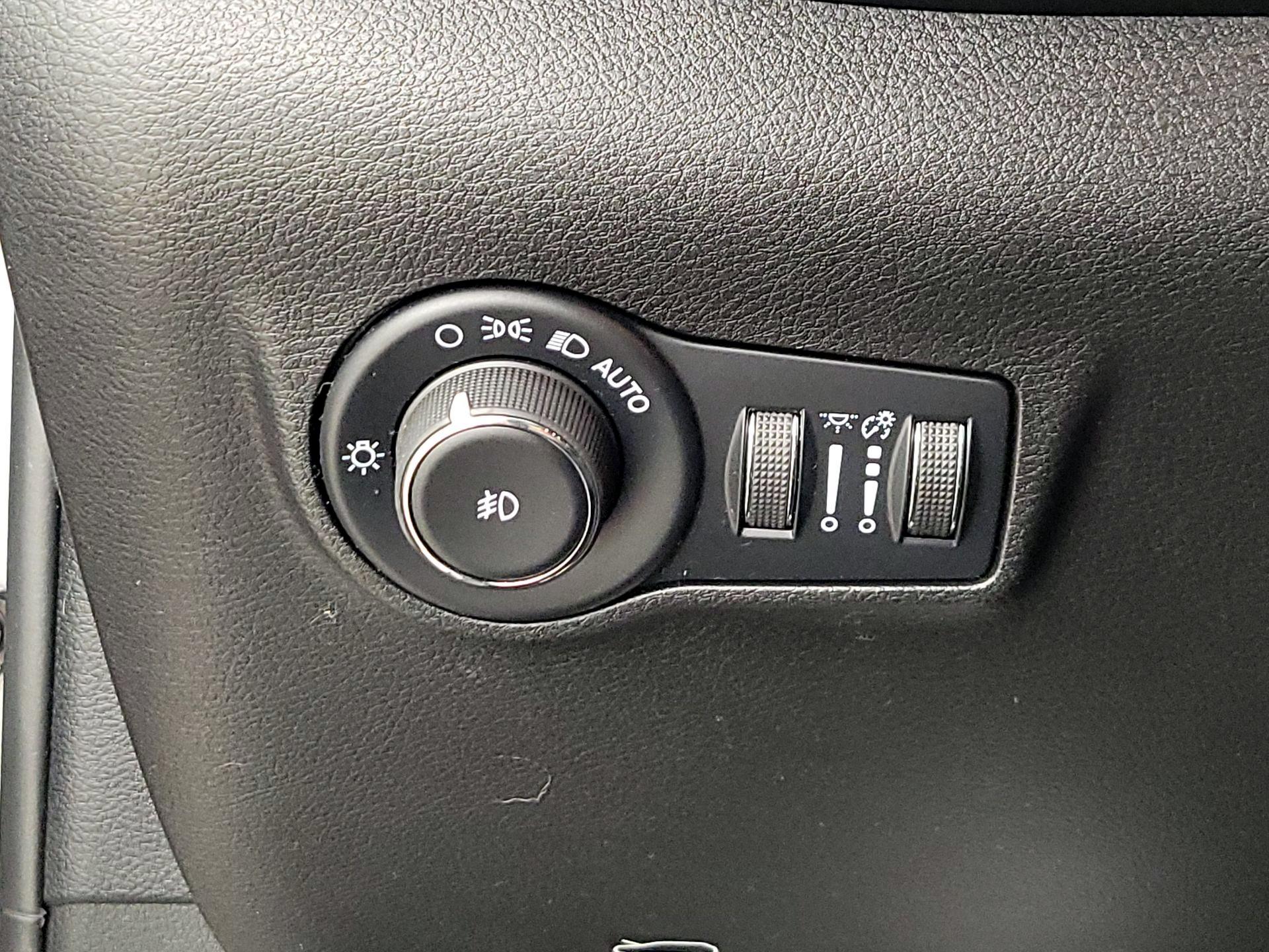 Thumbnail: 2022 Jeep Compass - 13