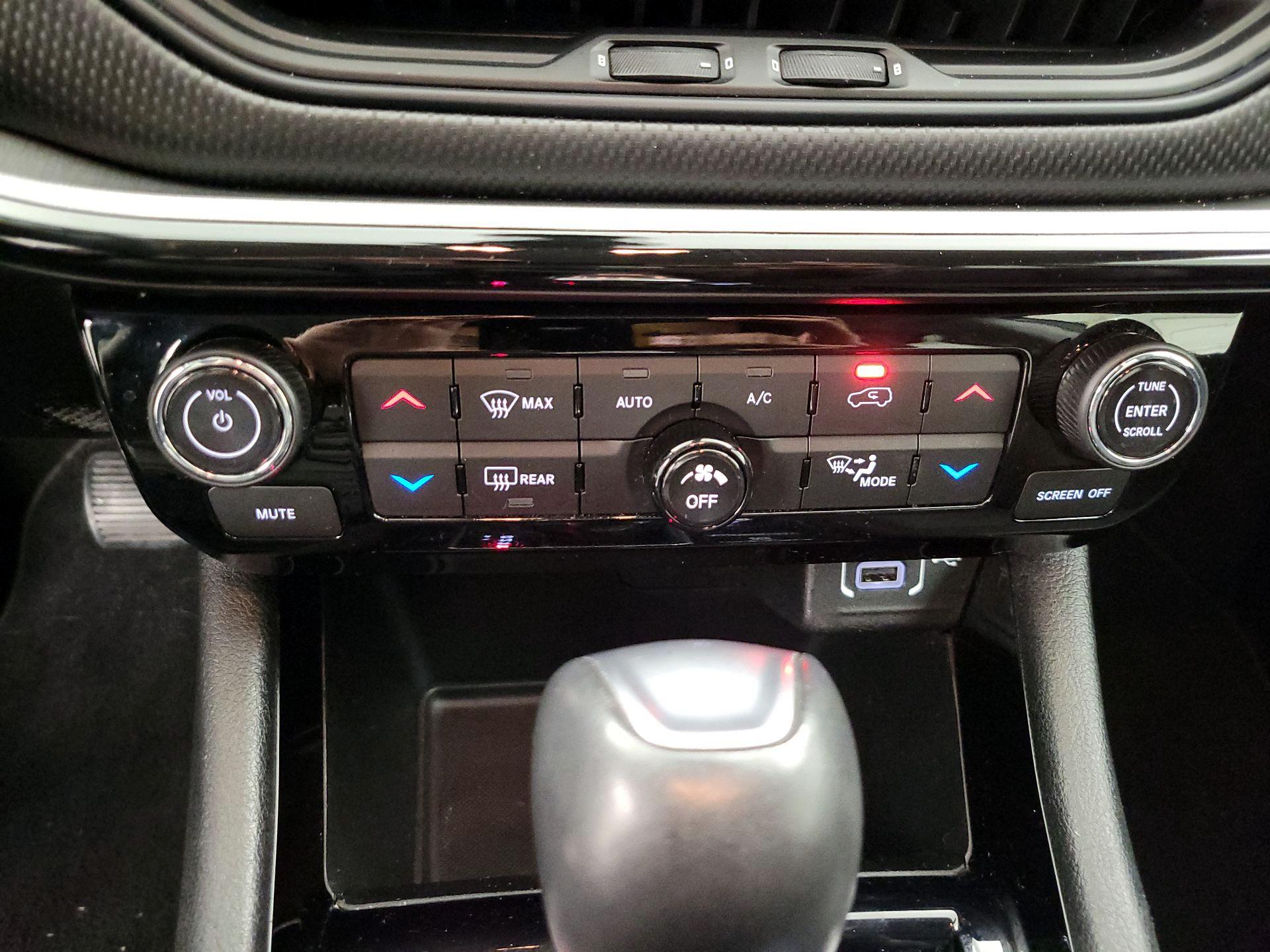 Thumbnail: 2022 Jeep Compass - 16