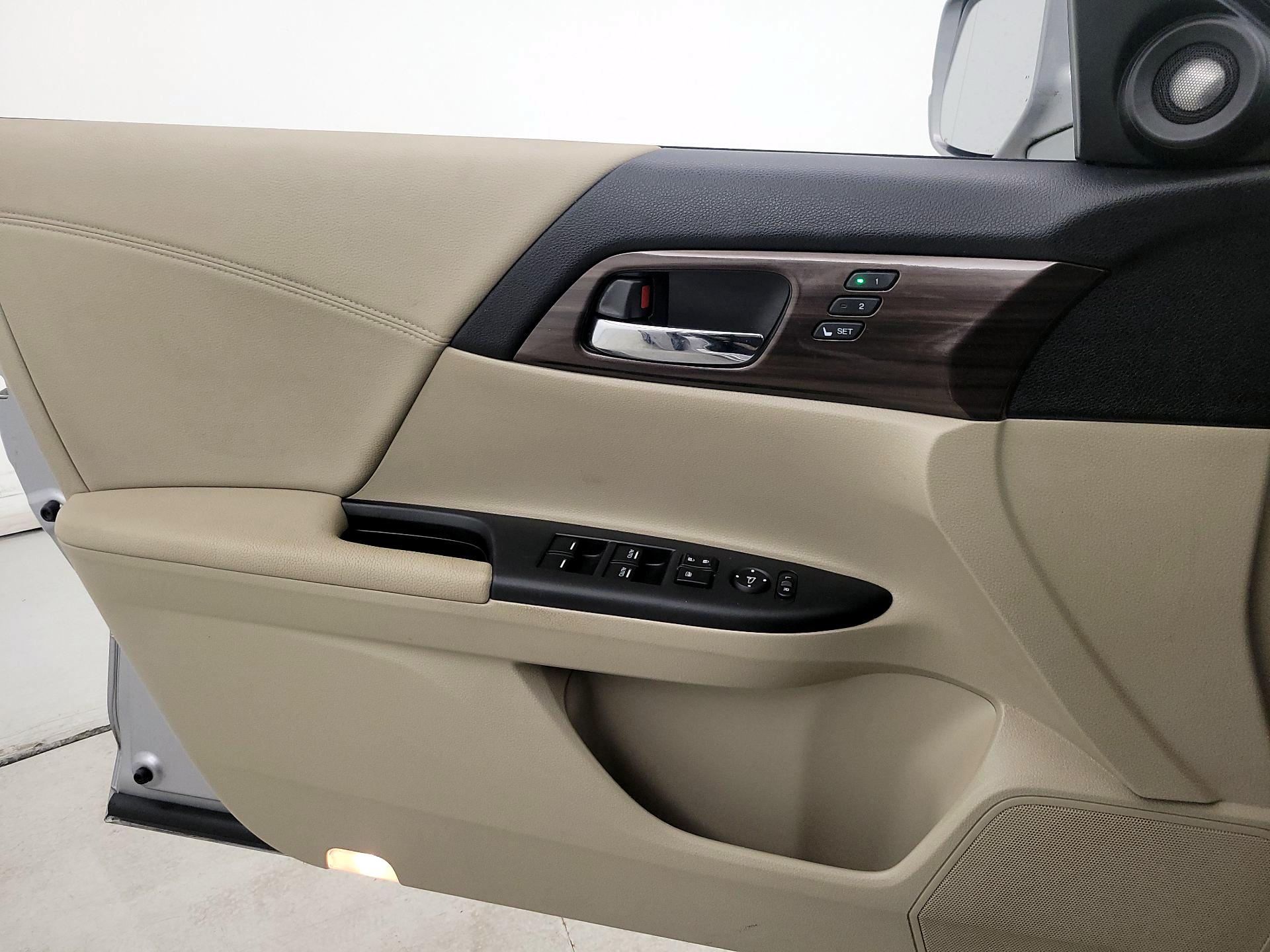 Thumbnail: 2017 Honda Accord - 12