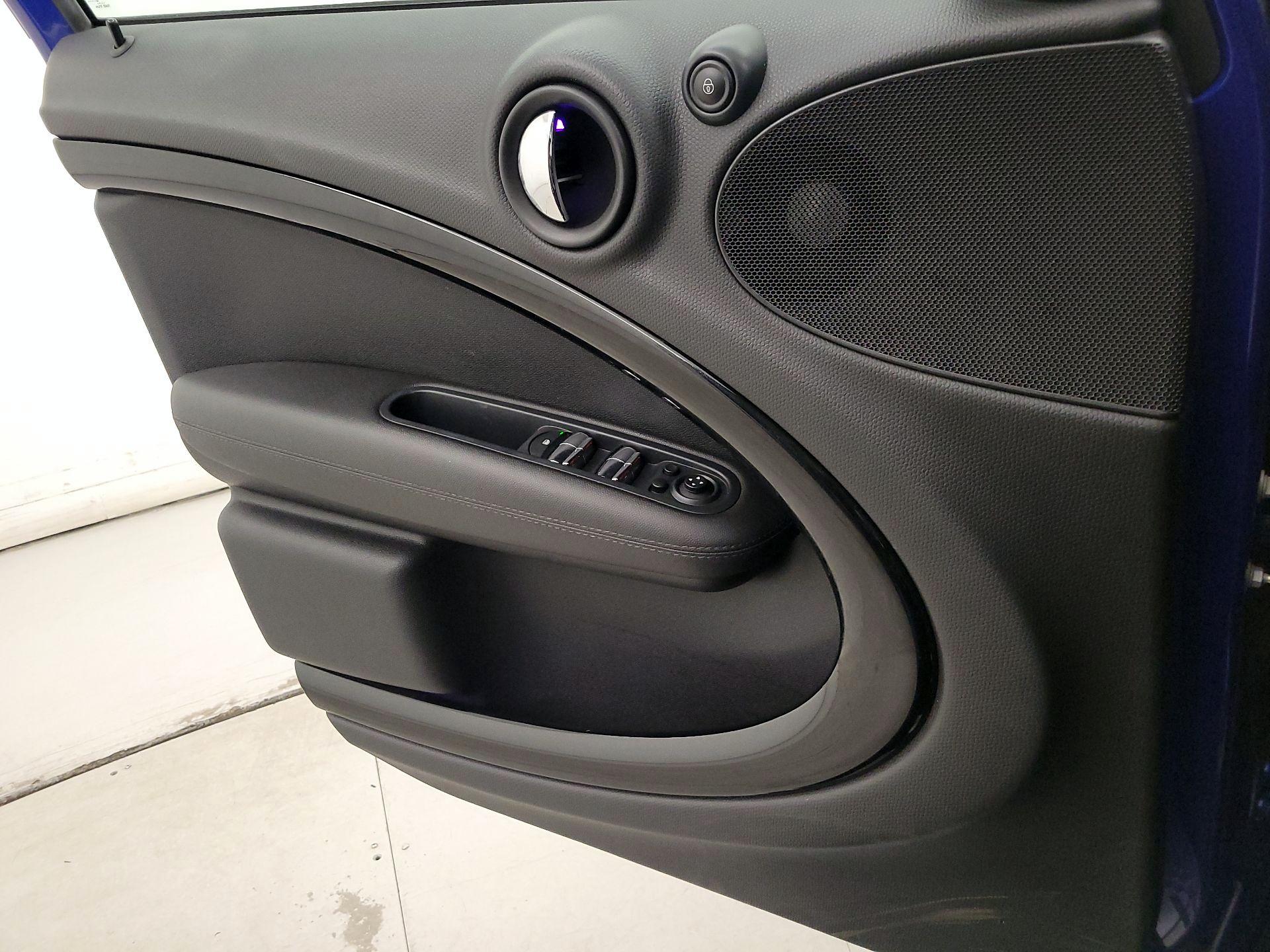 Thumbnail: 2015 MINI Cooper Countryman - 12