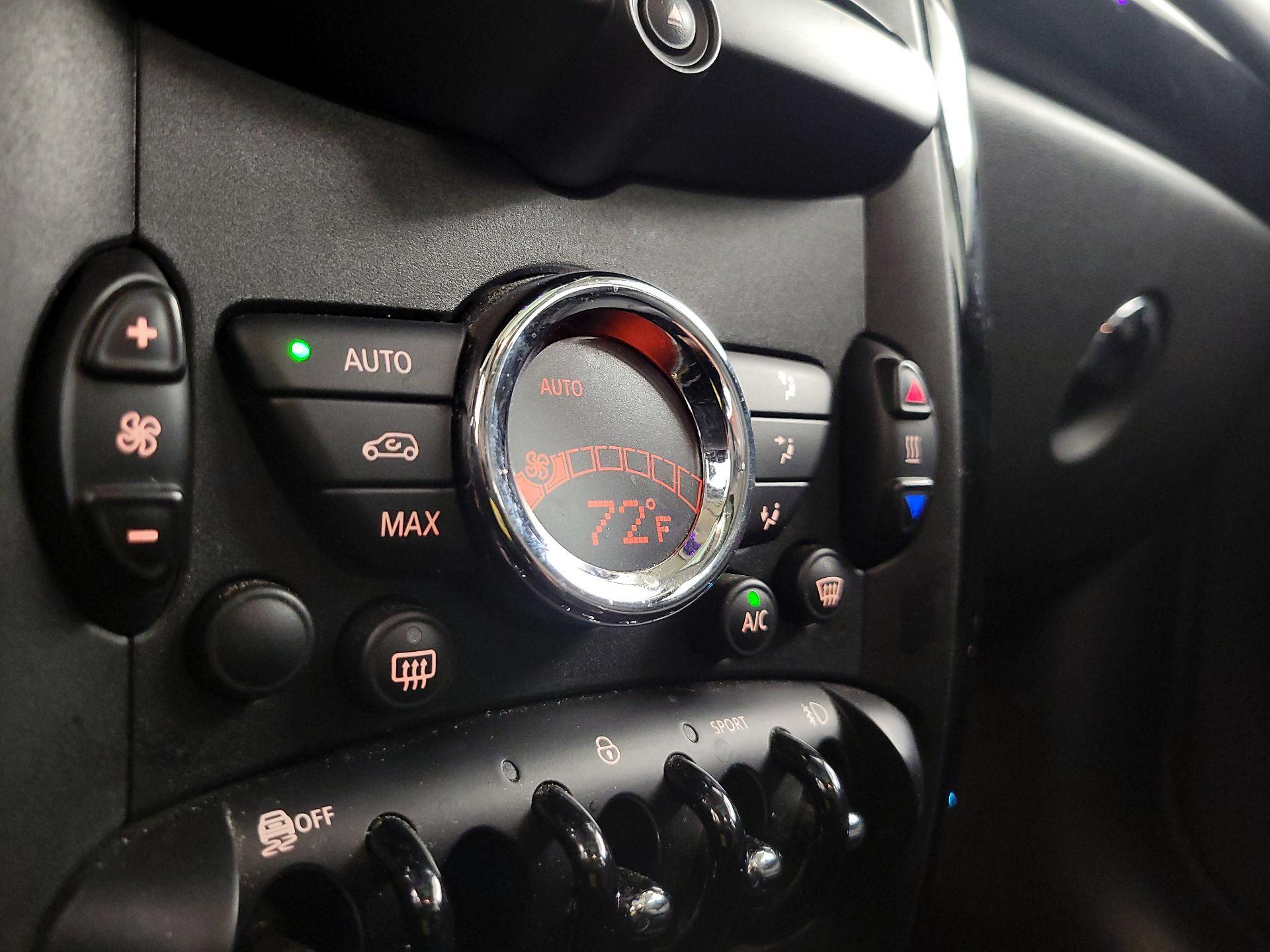 Thumbnail: 2015 MINI Cooper Countryman - 15