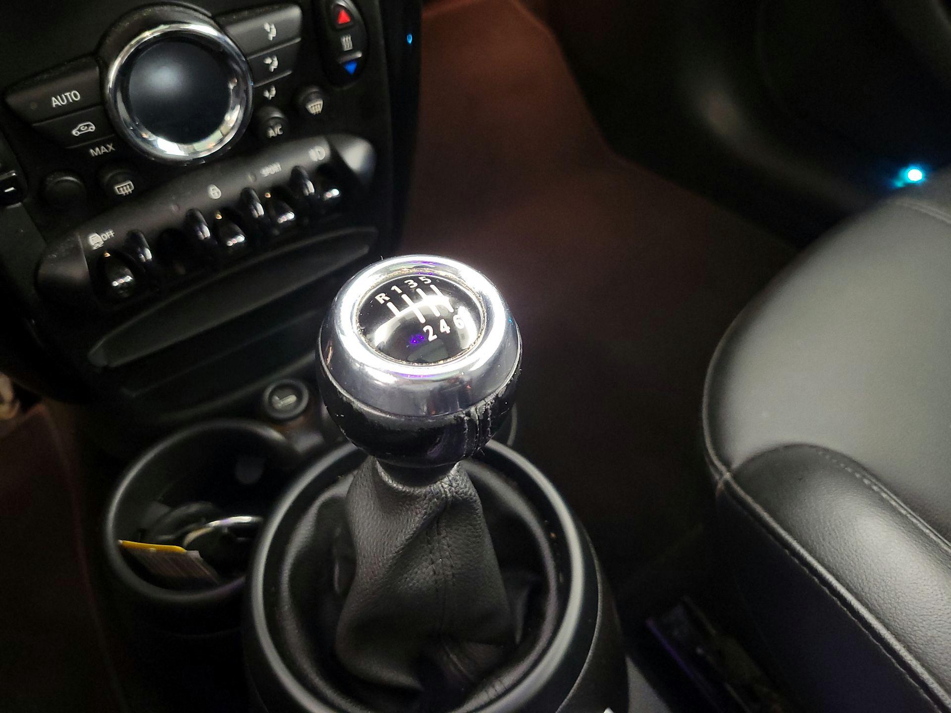 Thumbnail: 2015 MINI Cooper Countryman - 16