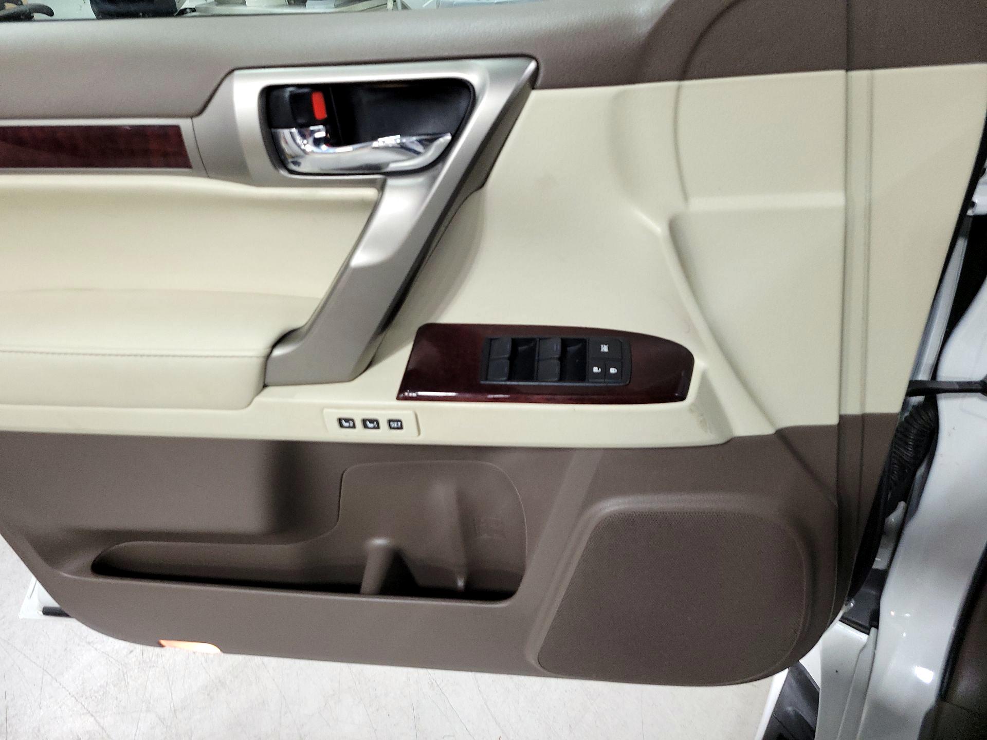 Thumbnail: 2017 Lexus GX - 12