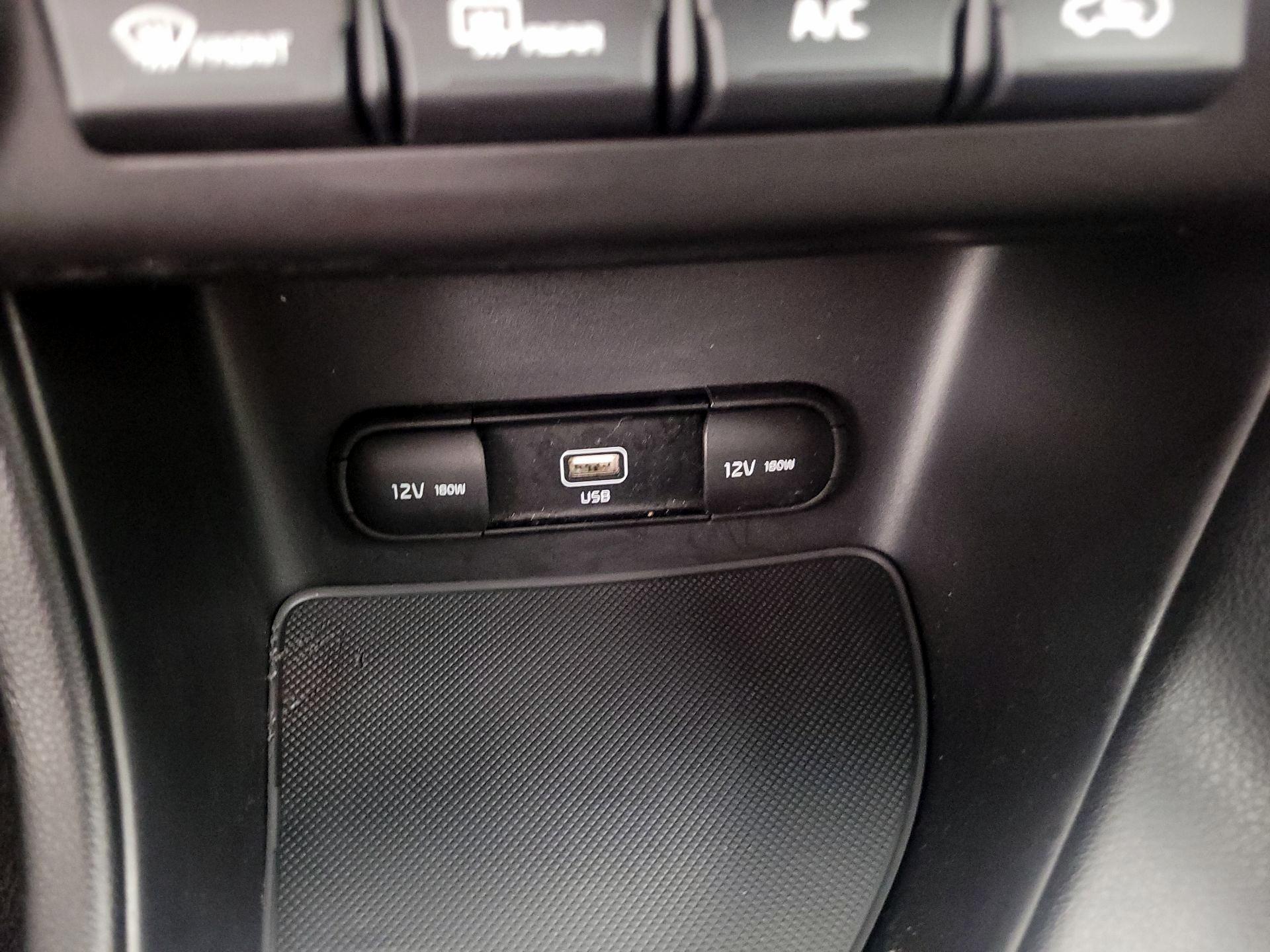 Thumbnail: 2022 Kia Sportage - 18