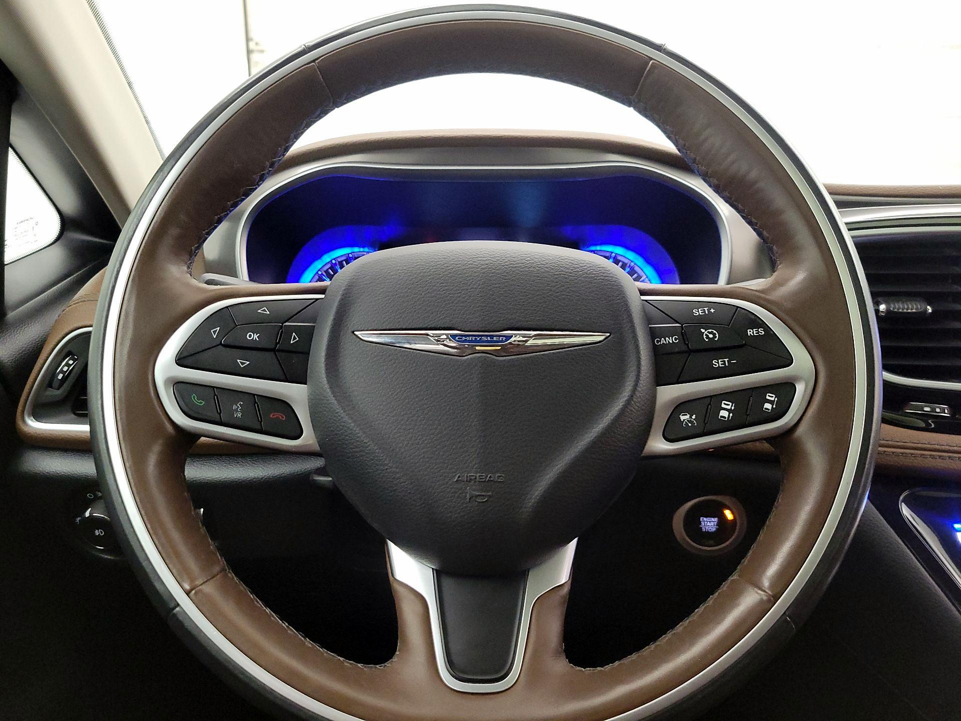 Thumbnail: 2017 Chrysler Pacifica - 10