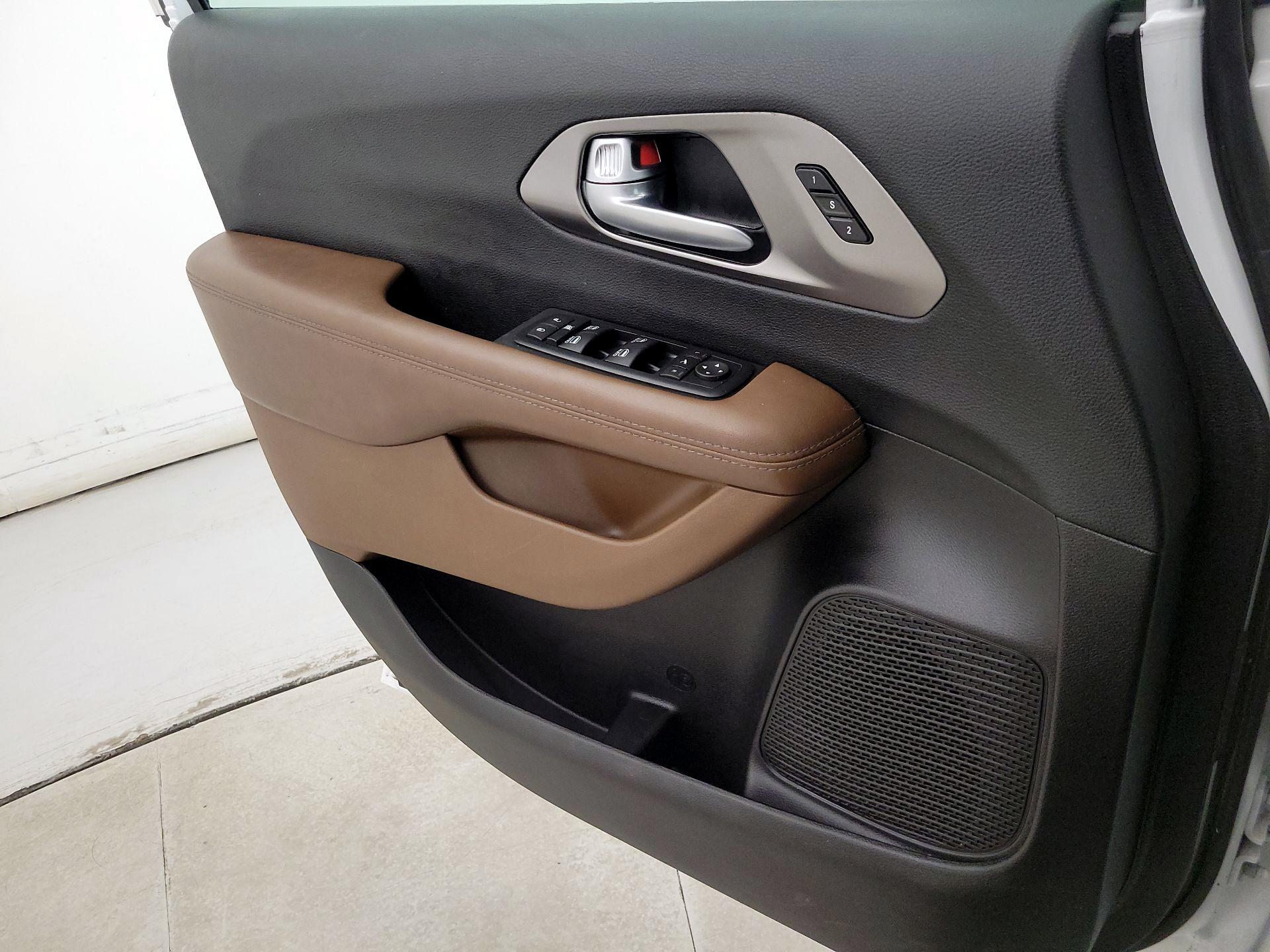 Thumbnail: 2017 Chrysler Pacifica - 12