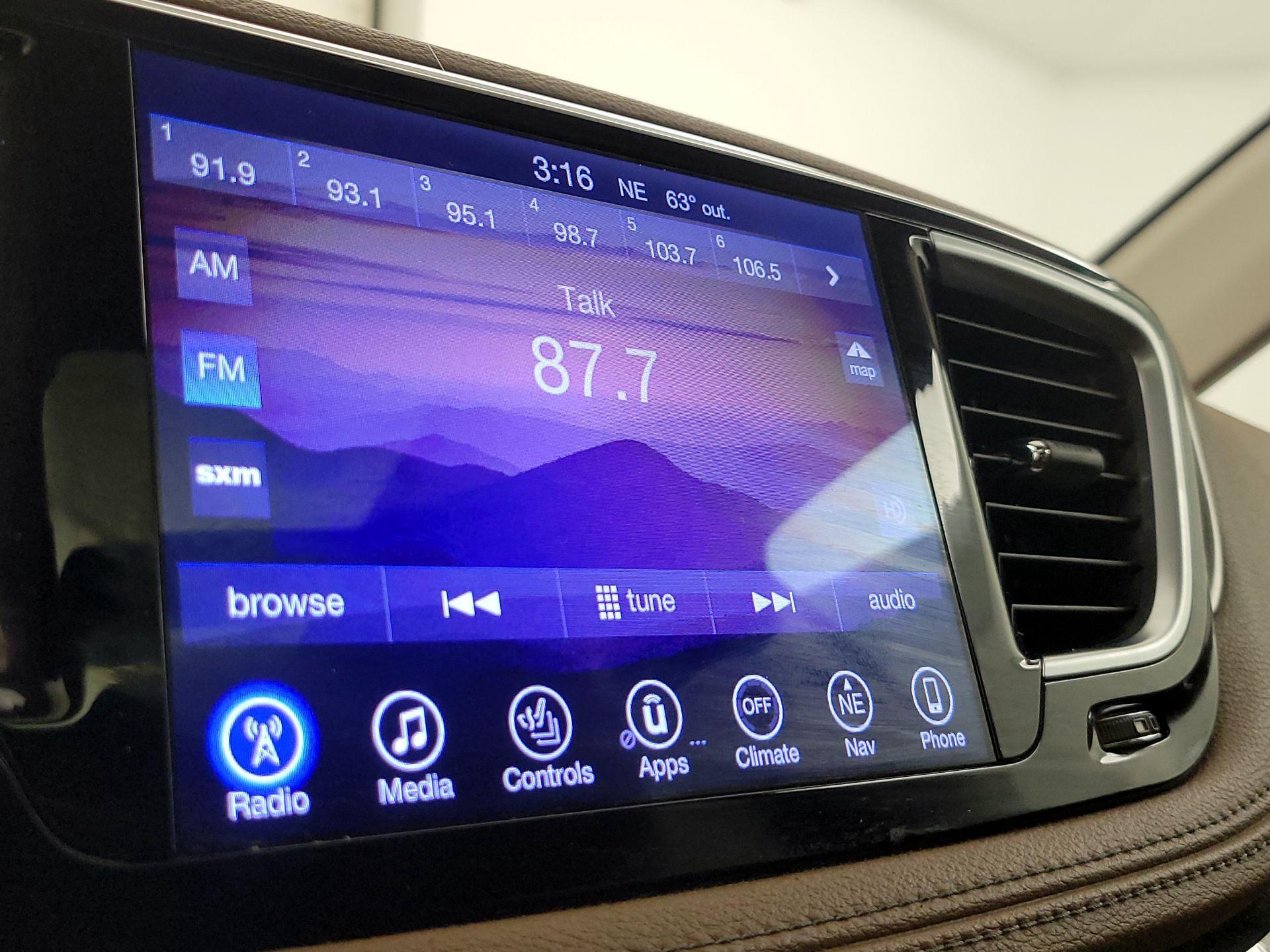 Thumbnail: 2017 Chrysler Pacifica - 16