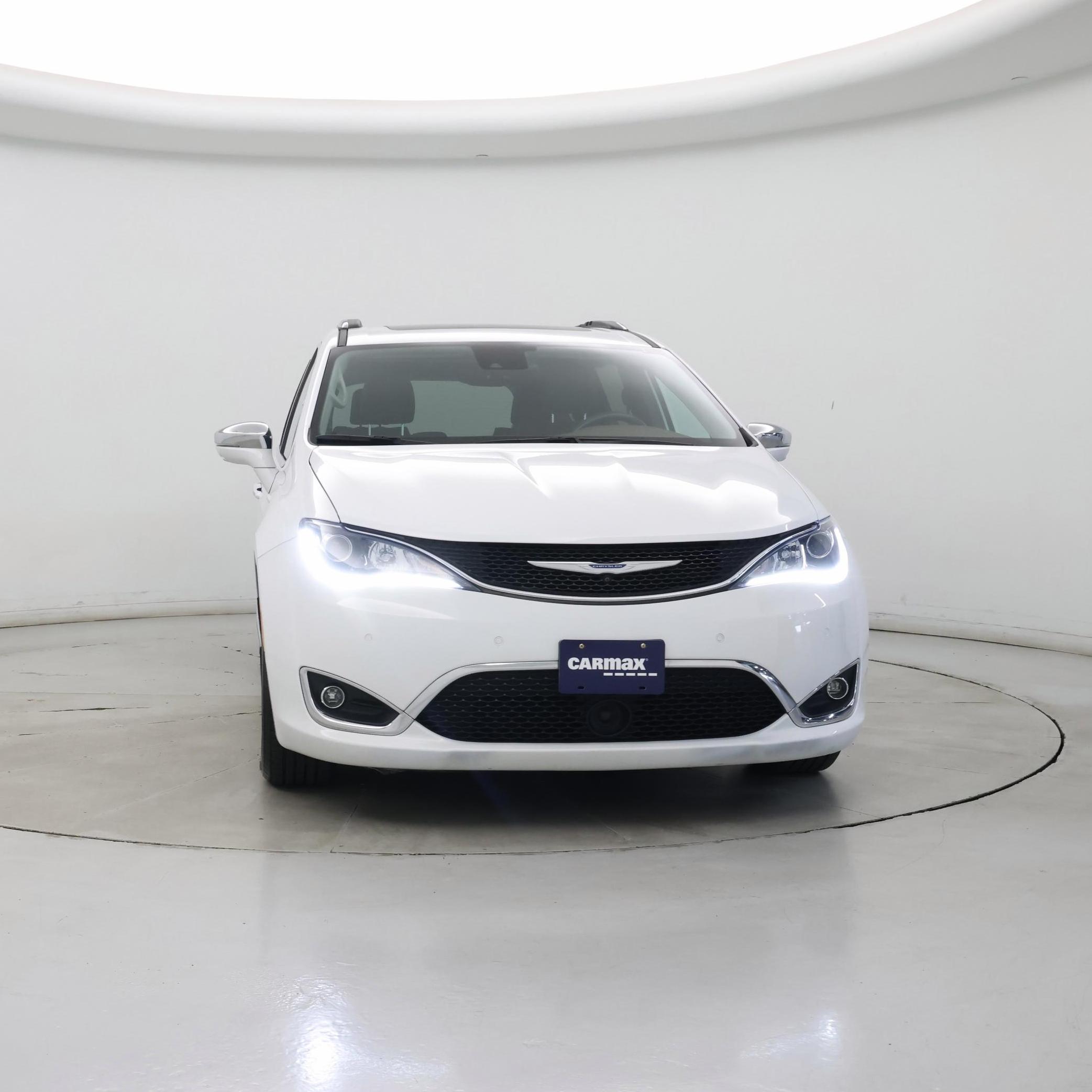 Thumbnail: 2017 Chrysler Pacifica - 5