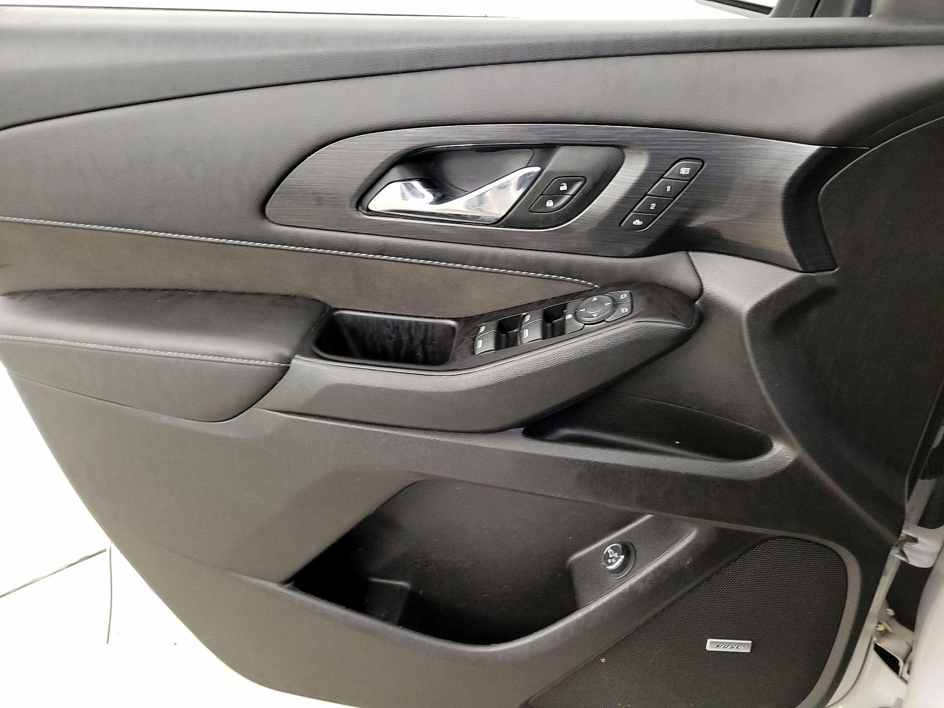 Thumbnail: 2019 Chevrolet Traverse - 12