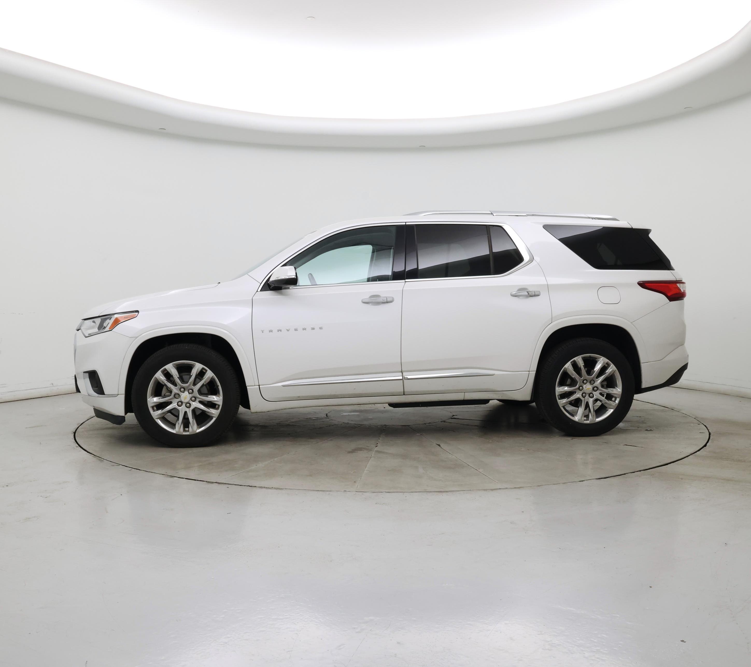 Thumbnail: 2019 Chevrolet Traverse - 3