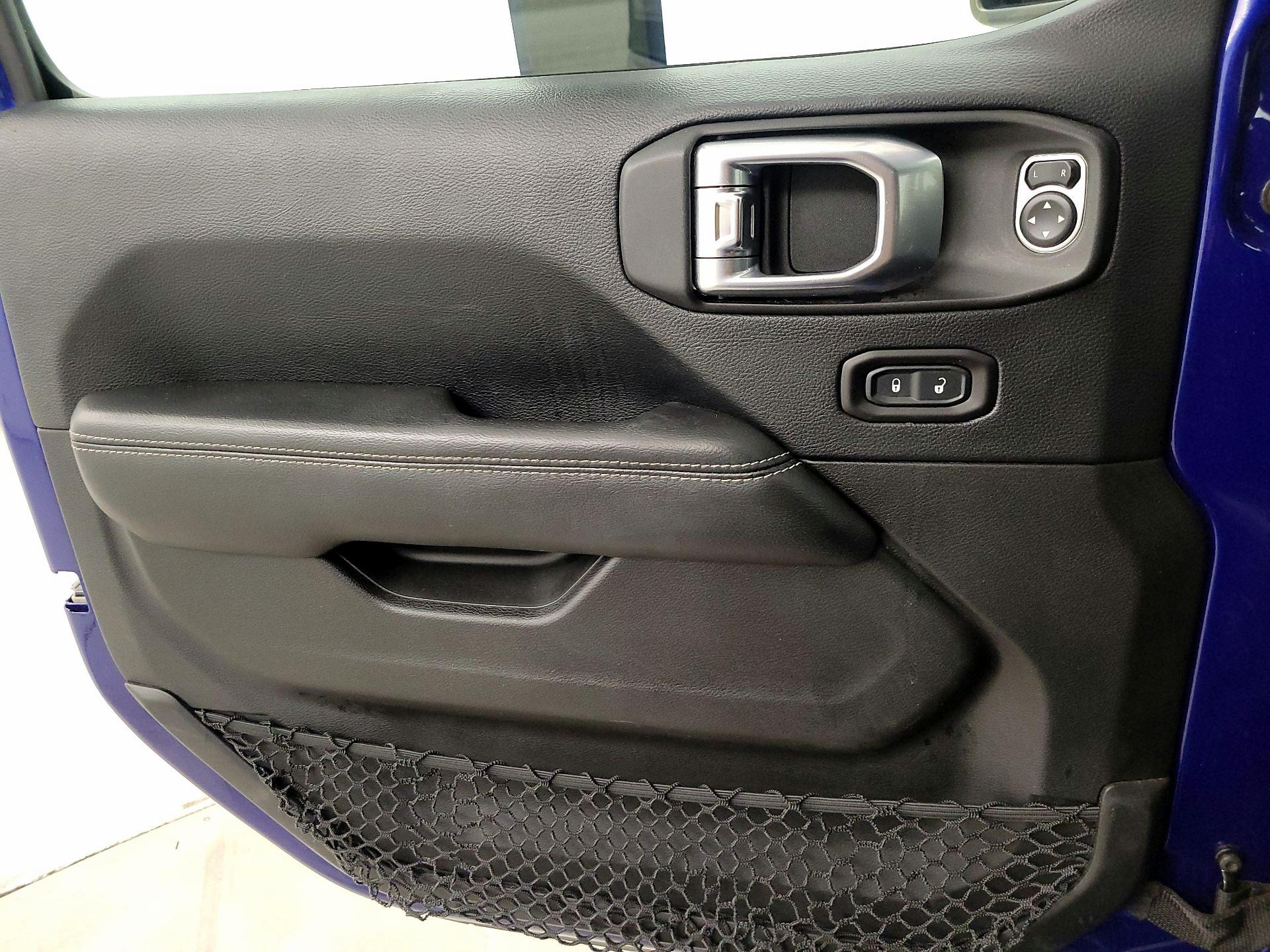 Thumbnail: 2018 Jeep Wrangler - 12