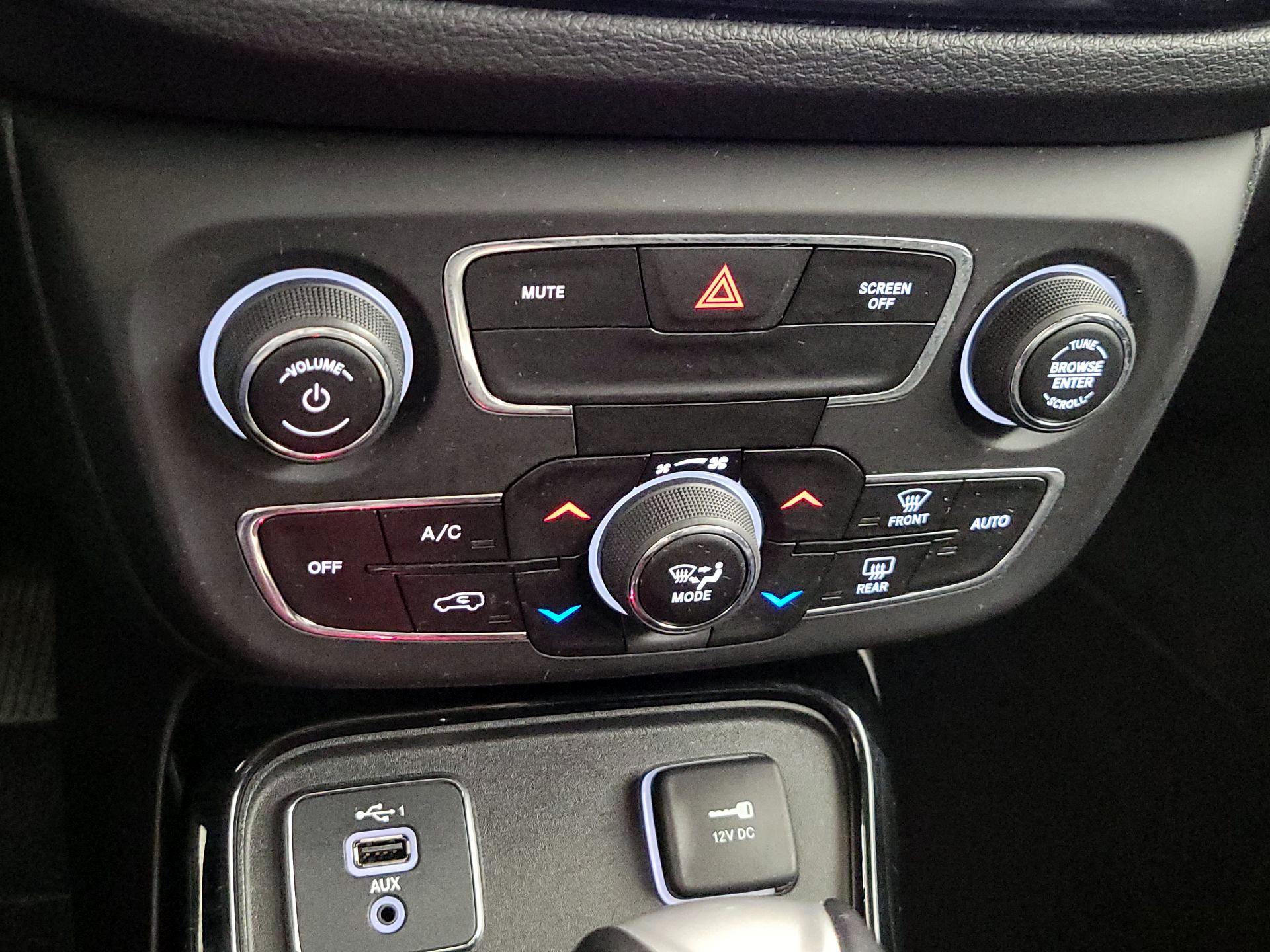 Thumbnail: 2019 Jeep Compass - 16