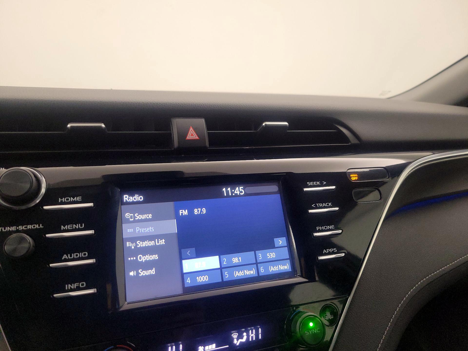 Thumbnail: 2018 Toyota Camry - 15