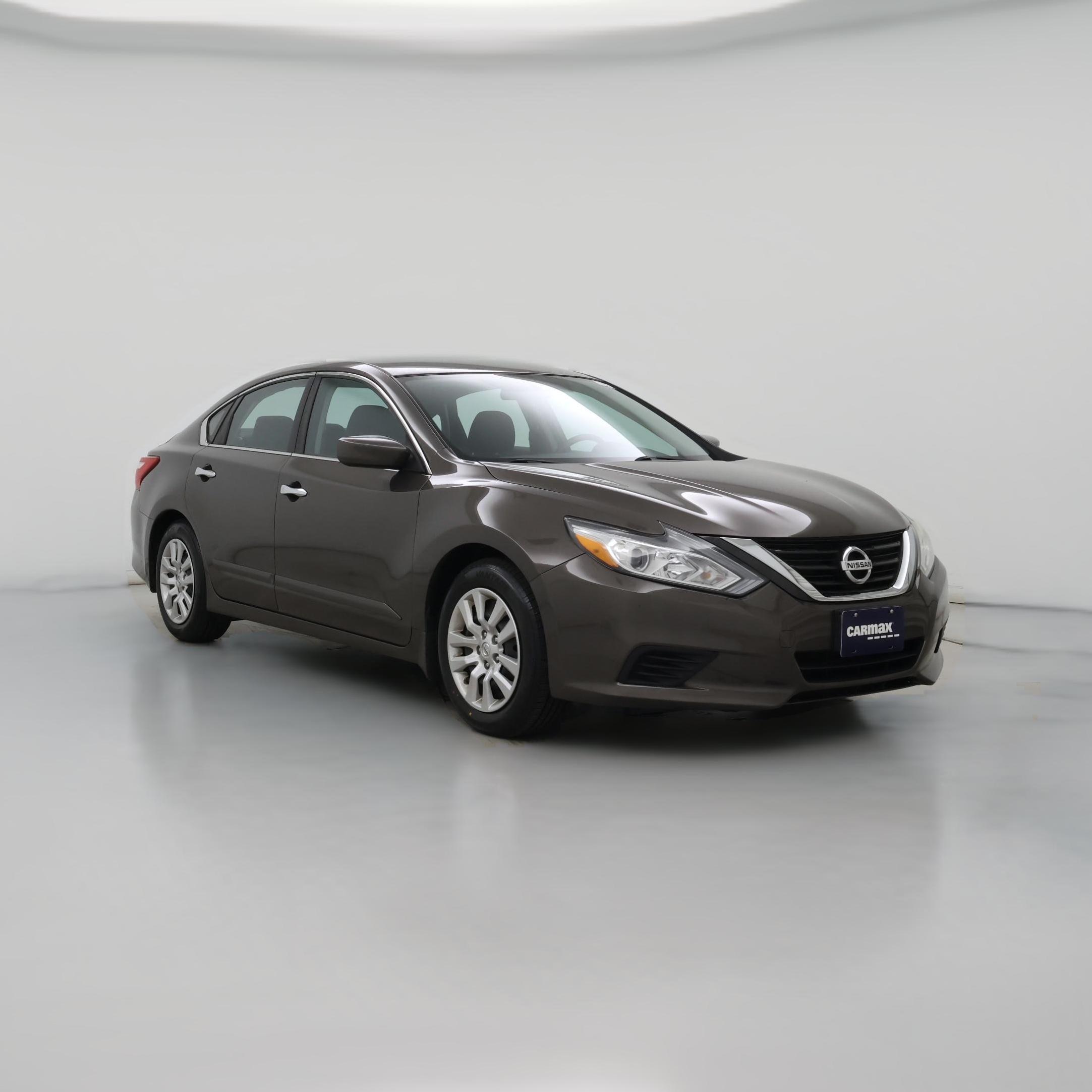 Thumbnail: 2017 Nissan Altima - 1