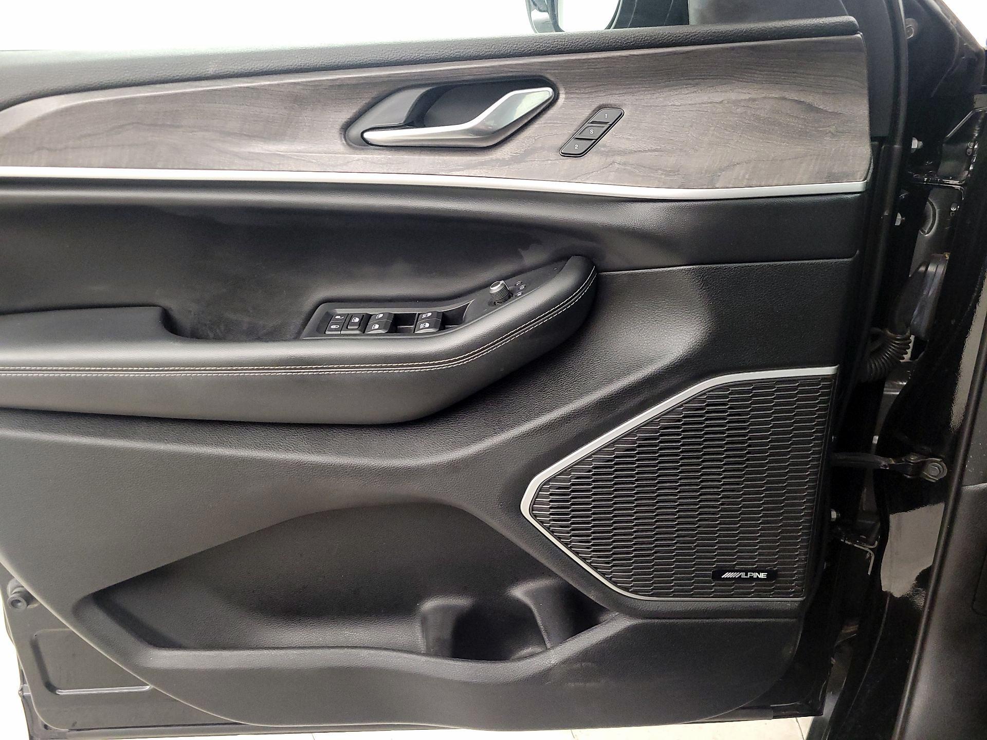 Thumbnail: 2022 Jeep Grand Cherokee - 12