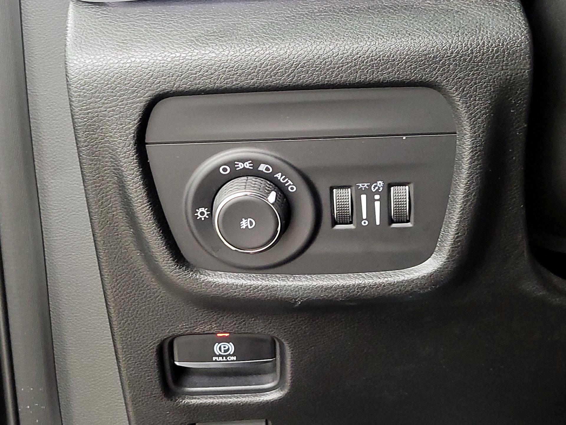 Thumbnail: 2022 Jeep Grand Cherokee - 13