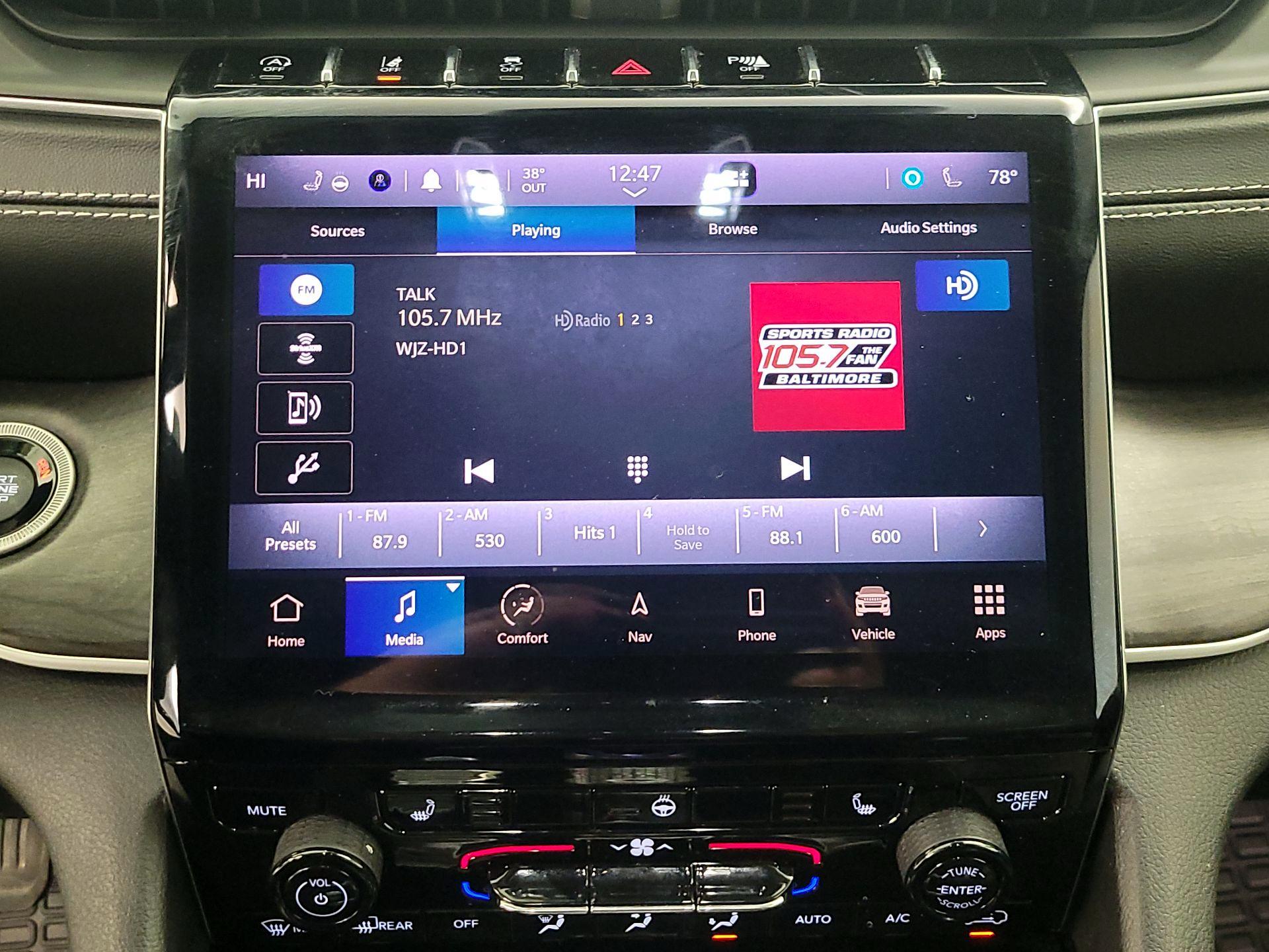 Thumbnail: 2022 Jeep Grand Cherokee - 16