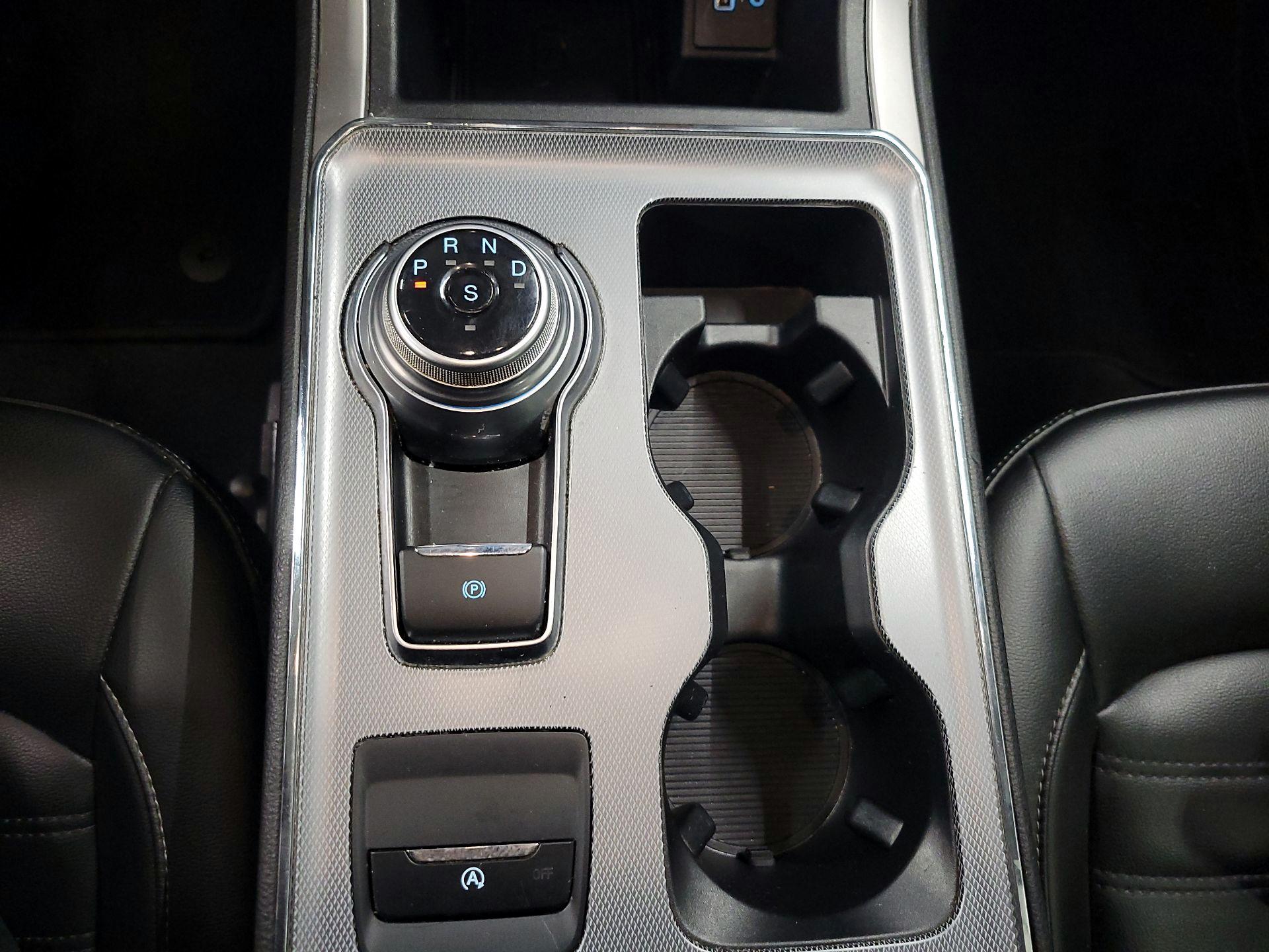 Thumbnail: 2021 Ford Edge - 17