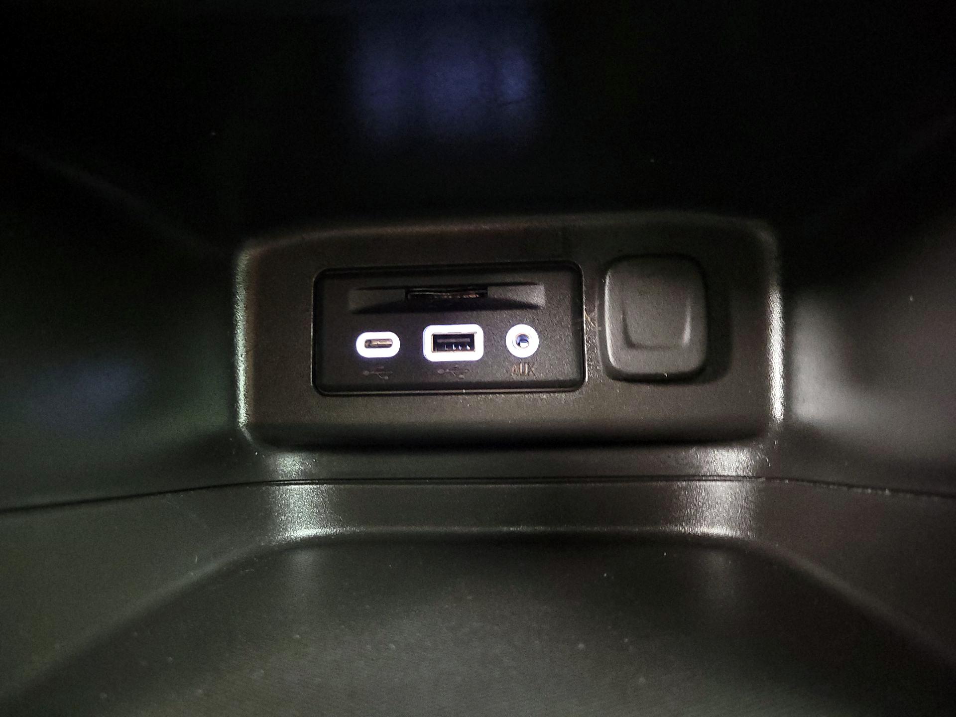 Thumbnail: 2023 Chevrolet Equinox - 18