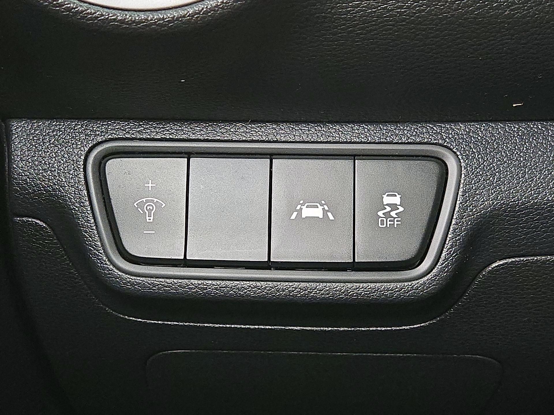 Thumbnail: 2021 Kia Forte - 13