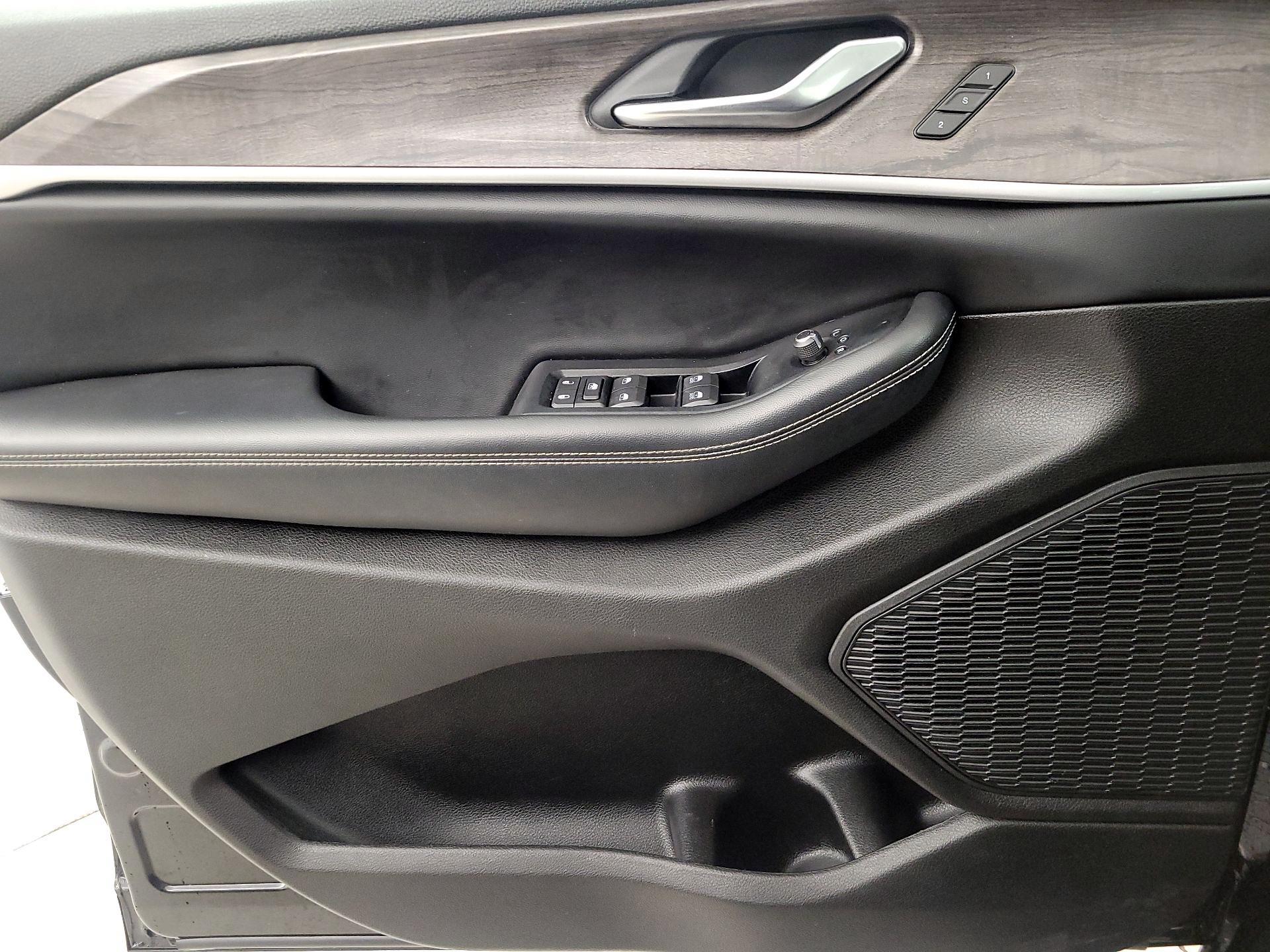 Thumbnail: 2023 Jeep Grand Cherokee - 12