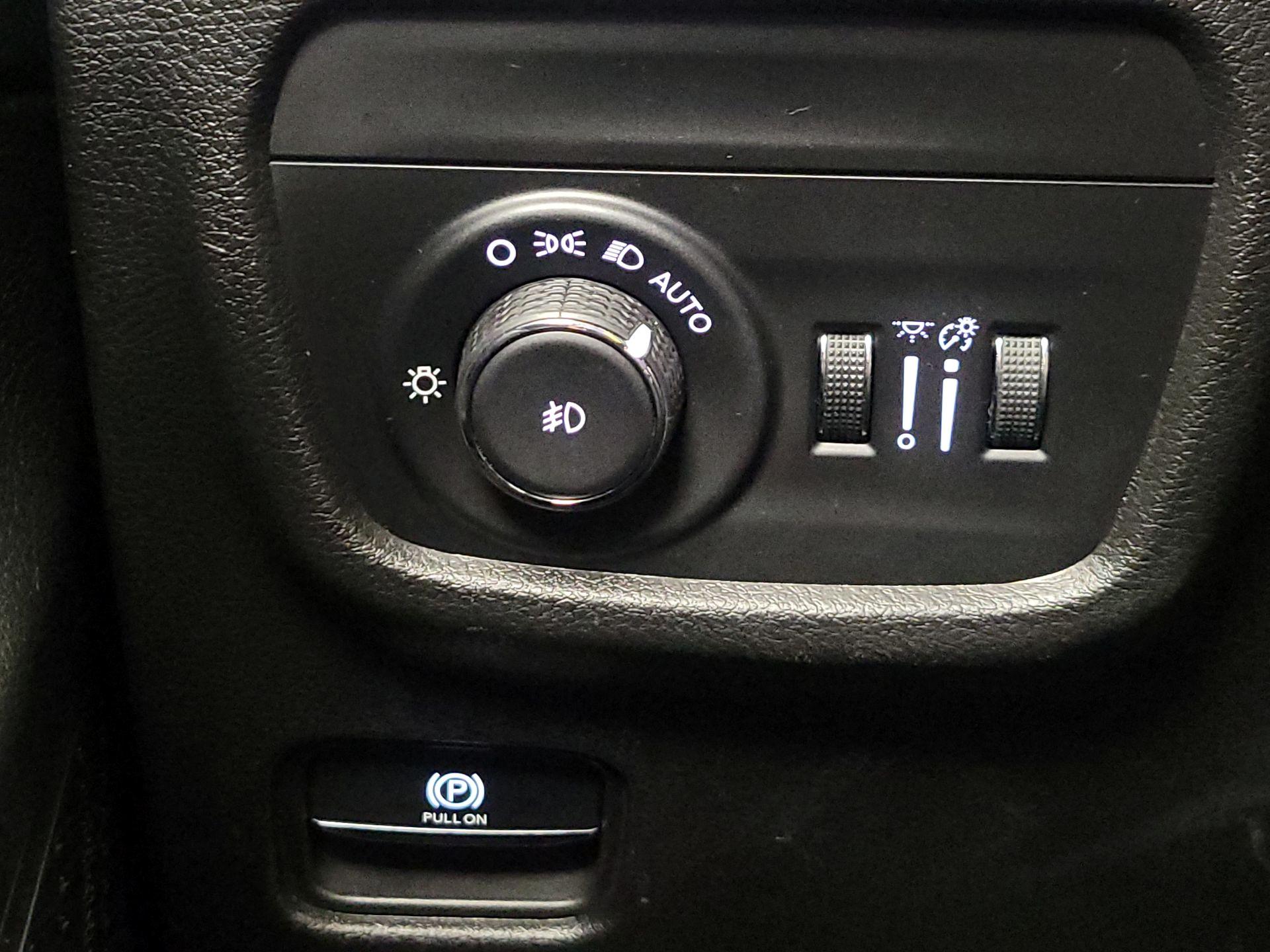 Thumbnail: 2023 Jeep Grand Cherokee - 13