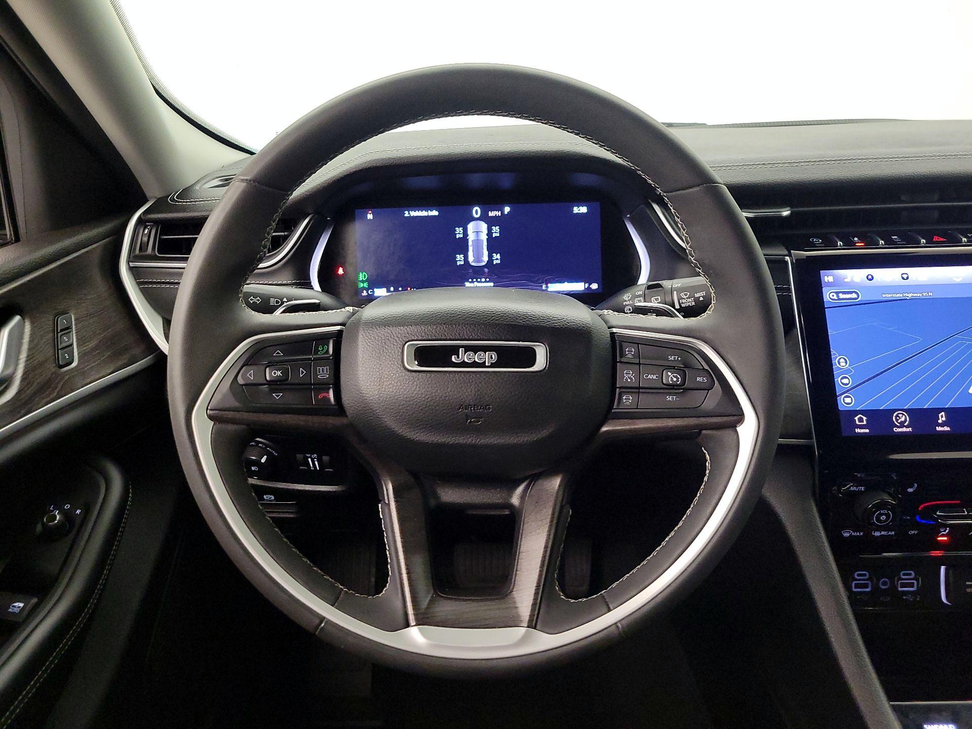 Thumbnail: 2023 Jeep Grand Cherokee - 10